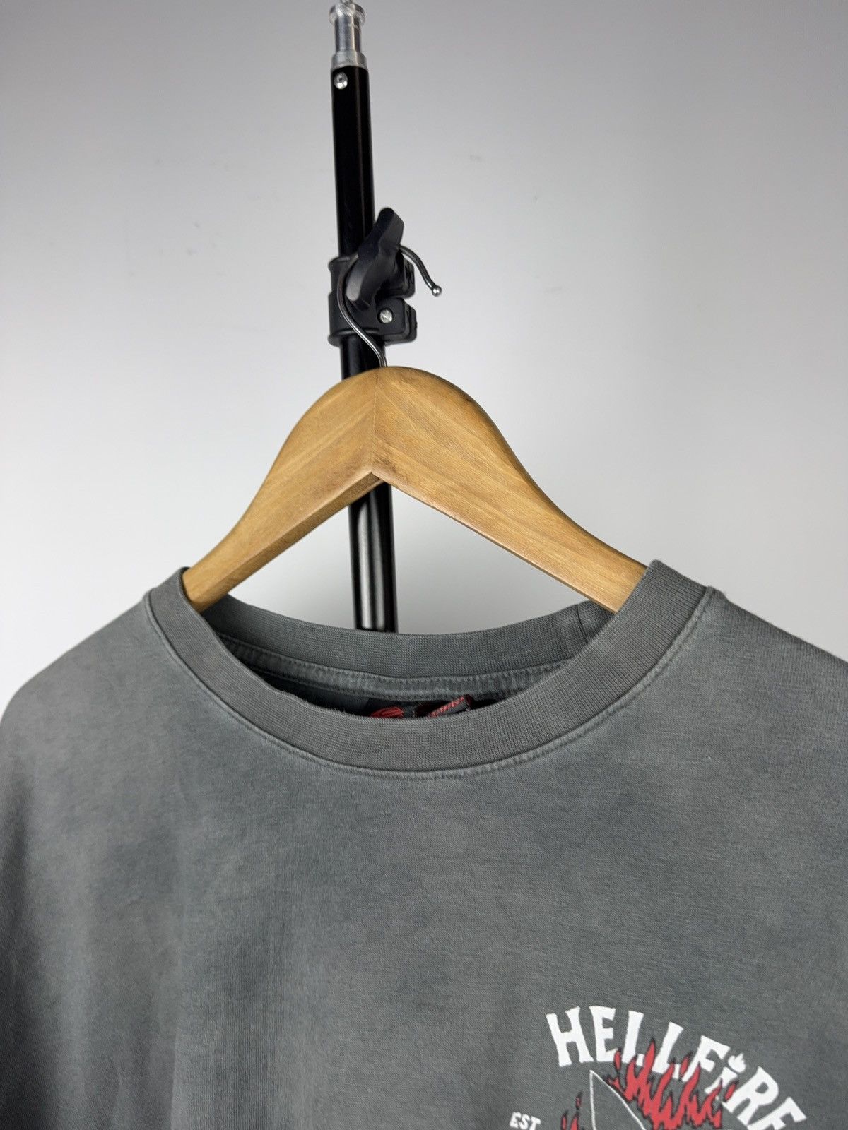 Quiksilver Quiksilver x Stranger Things Hellfire Surf Club Cropped long Size XS / US 0-2 / IT 36-38 - 5 Thumbnail