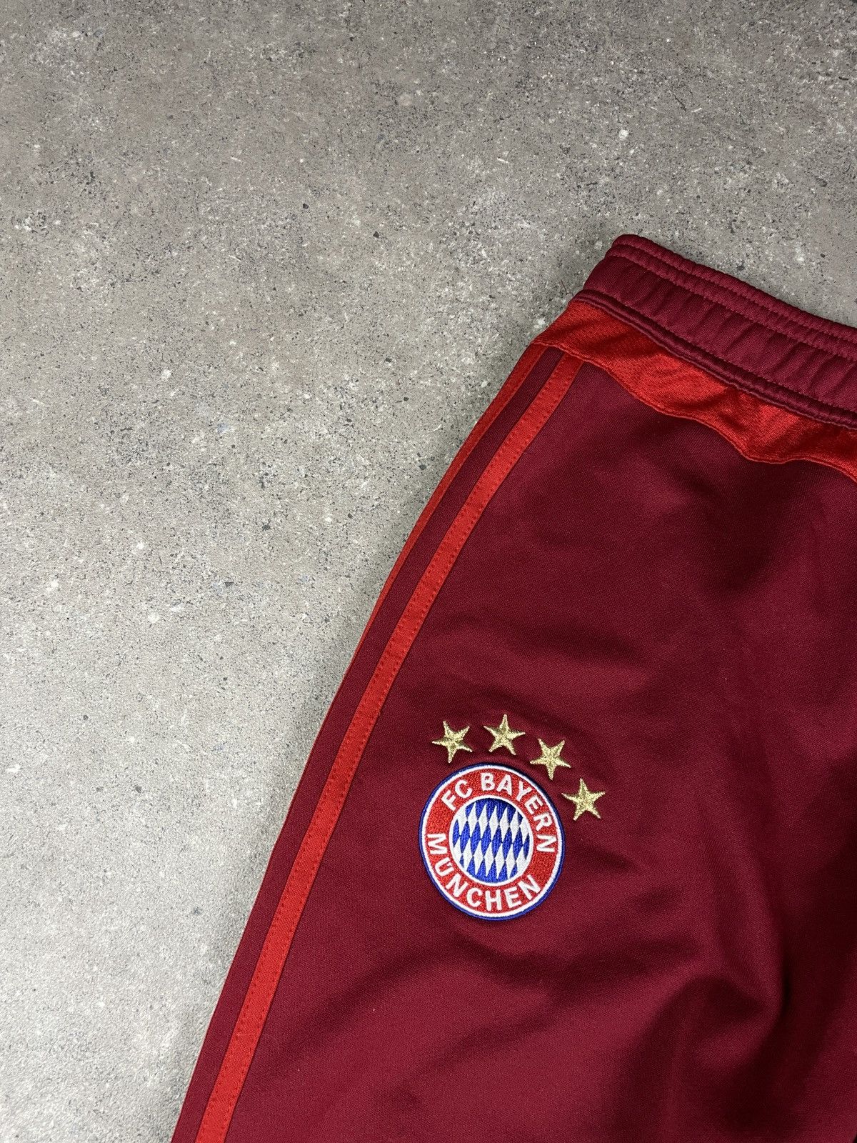 Adidas × Vintage Vintage Y2K Adidas Bayern Munich Sweatpants Size US 32 / EU 48 - 2 Thumbnail