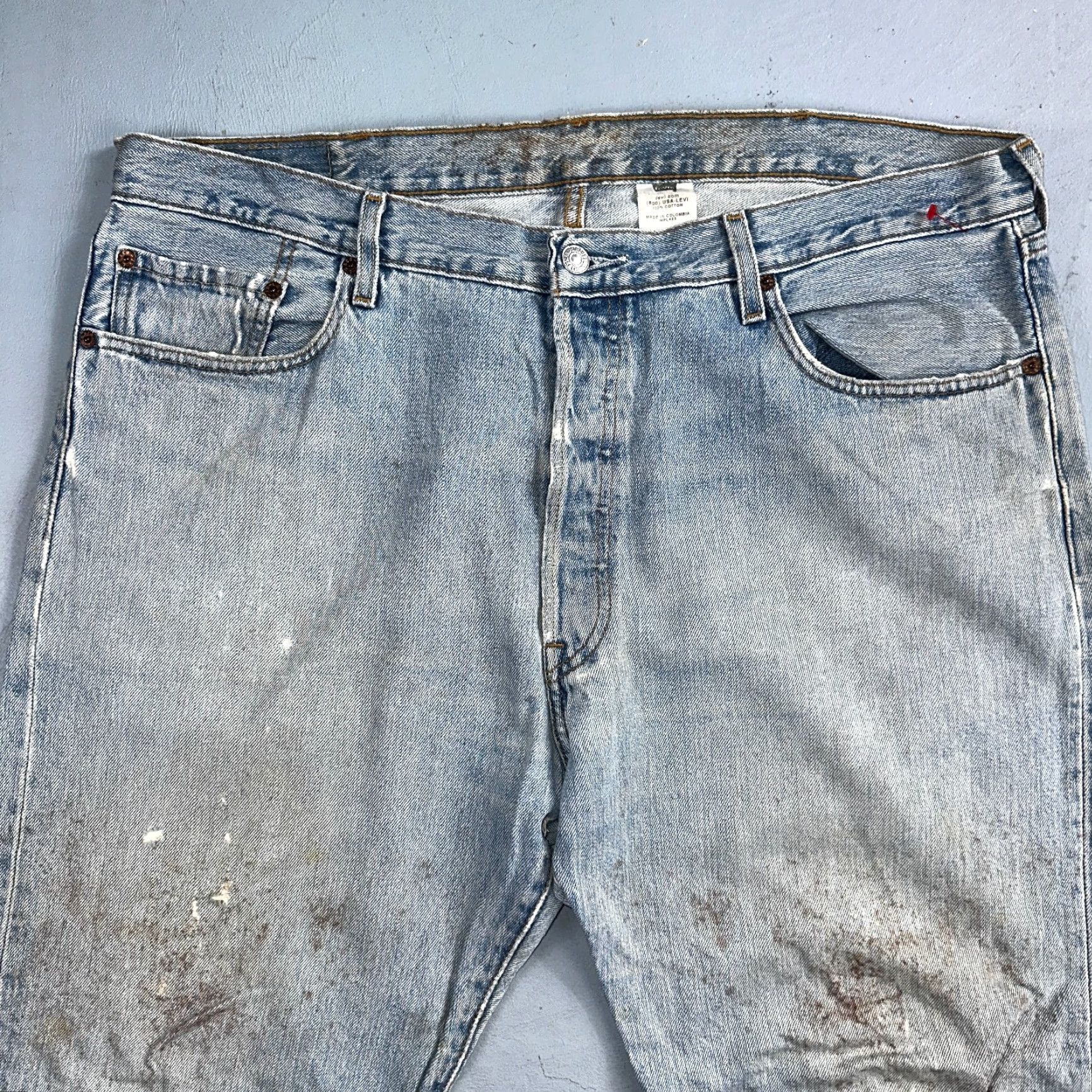Levi's VINTAGE Levi's 501 Jeans 90s Light Wash Straight Leg Adult 40x30 Blue Mid Rise Mens Size US 40 / EU 56 - 2 Thumbnail