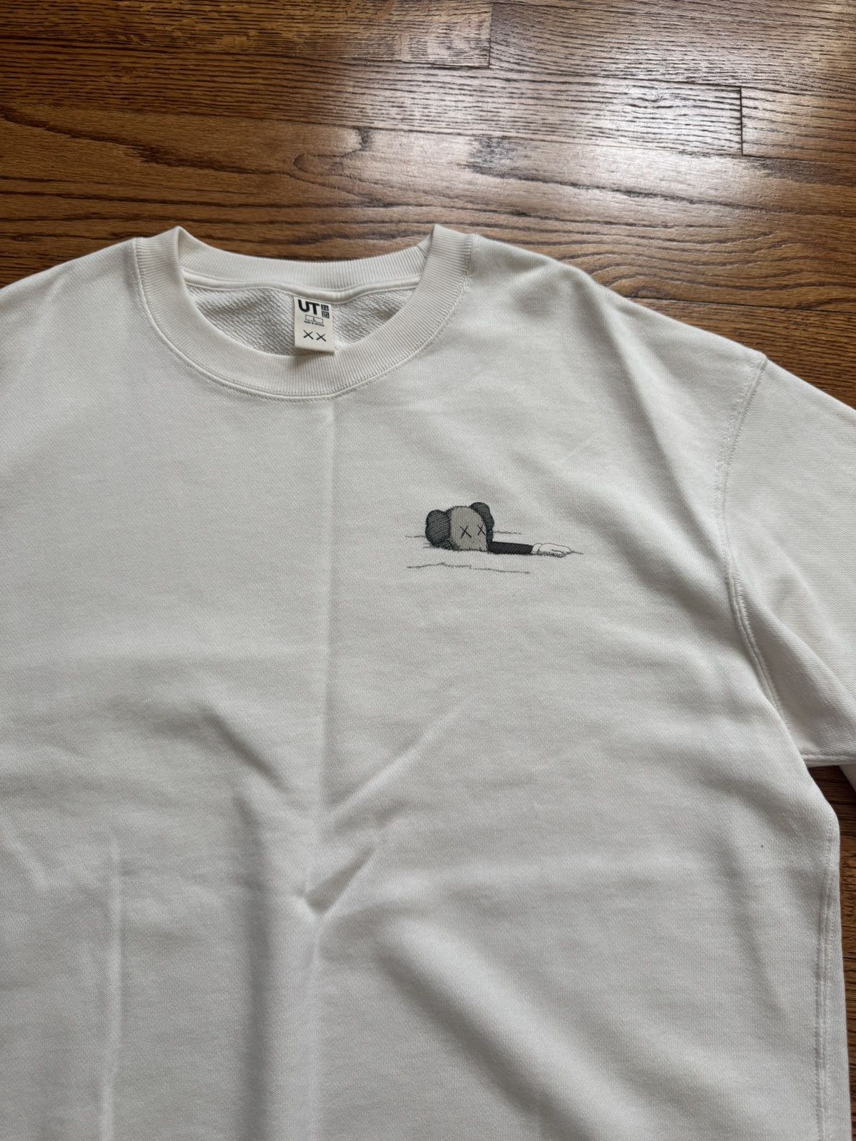 Kaws Kaws x Uniqlo Longsleeve Sweatshirt Size US L / EU 52-54 / 3 - 2 Thumbnail
