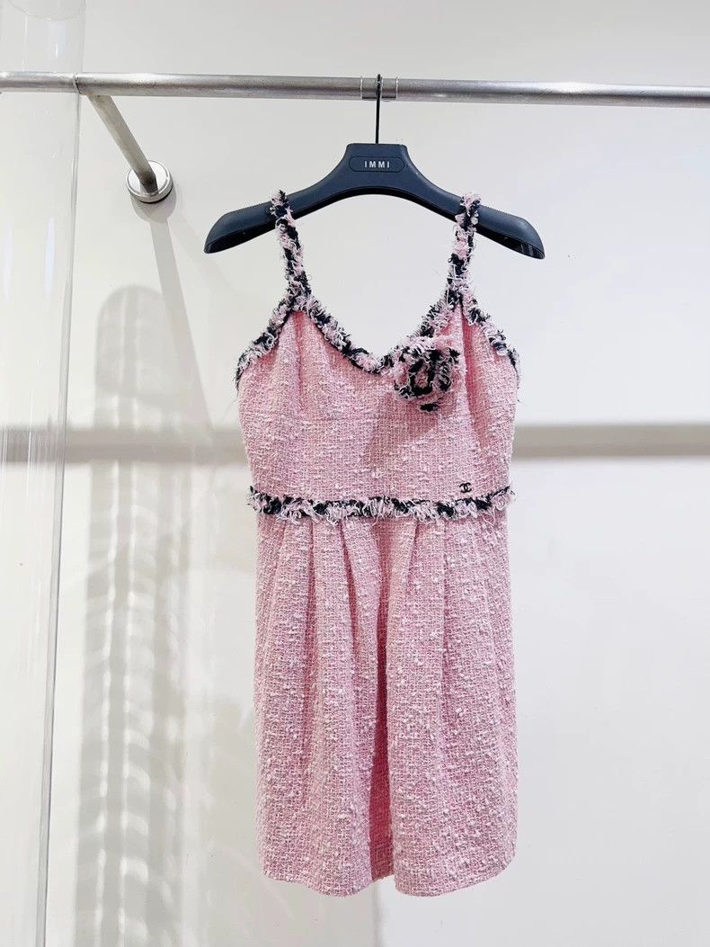 Chanel Chanel Beautiful camellia pink dress 2503-Nextarrow Size XS / US 0-2 / IT 36-38 - 1 Thumbnail