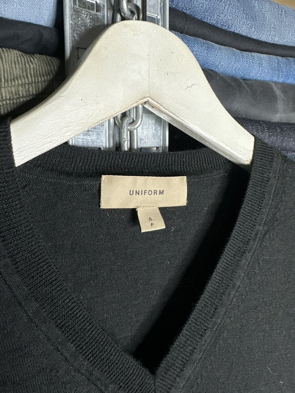 Burberry Burberry Uniform Logo TB V-Neck Wool Sweater Size S Size S / US 4 / IT 40 - 3 Thumbnail
