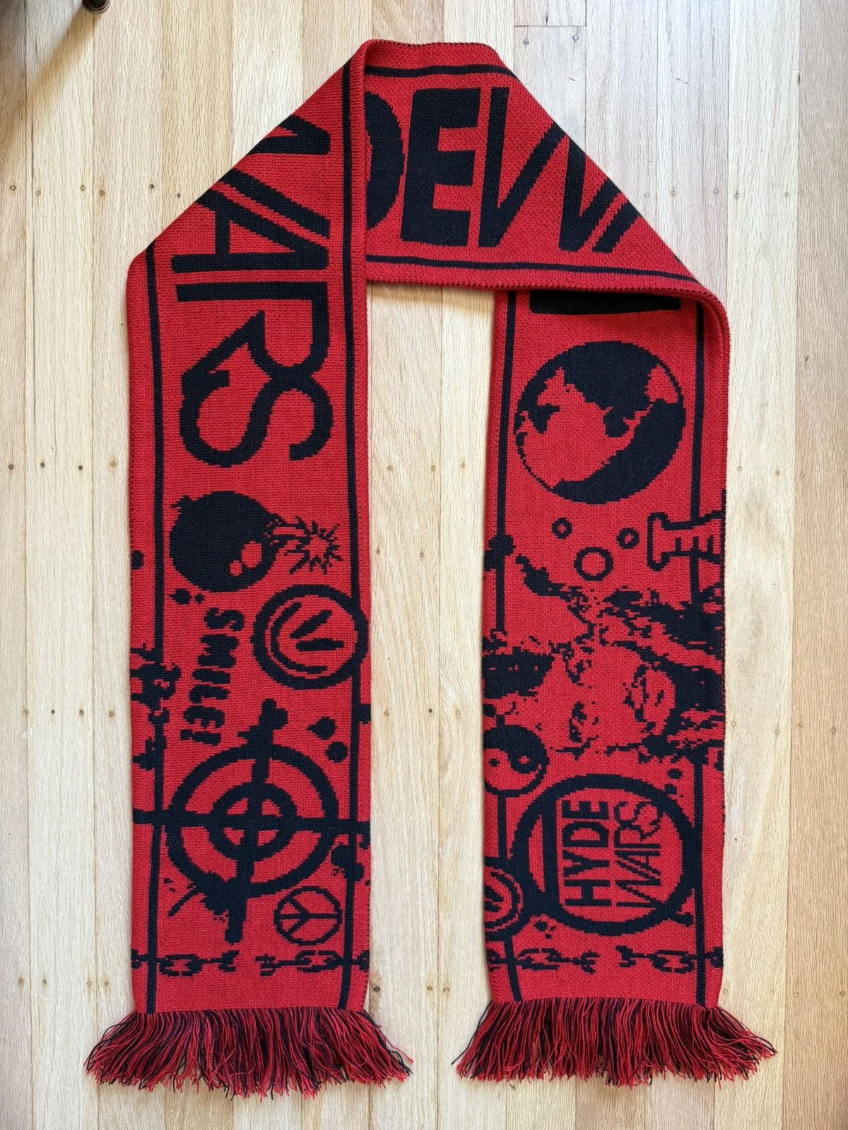 SAM HYDE SCARF