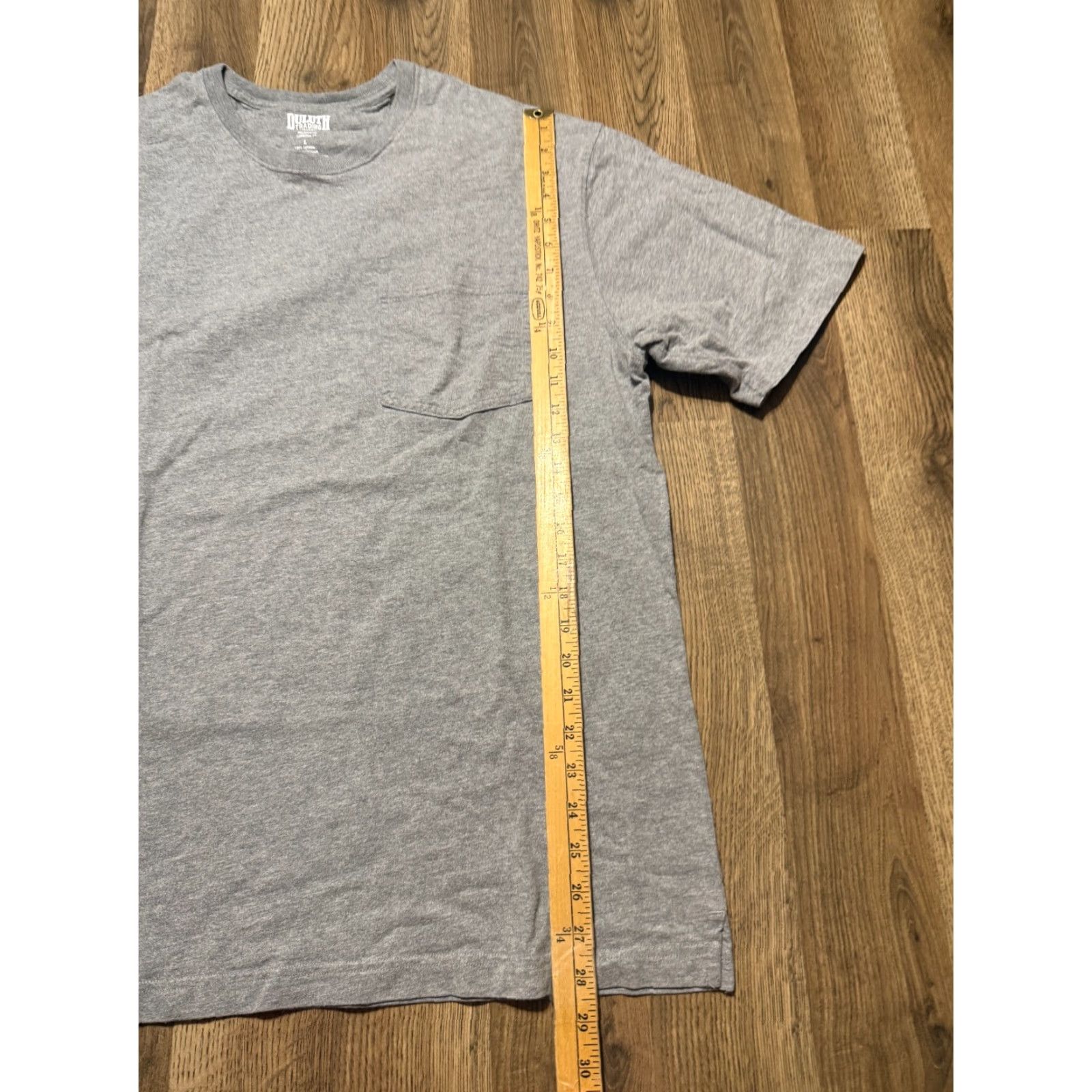 Vintage Duluth Shirt, Men’s Size L, Gray, Crewneck, Short Sleeve, T-Shirt, Regular Fit, Cotton, Outdoor Size US L / EU 52-54 / 3 - 7 Thumbnail