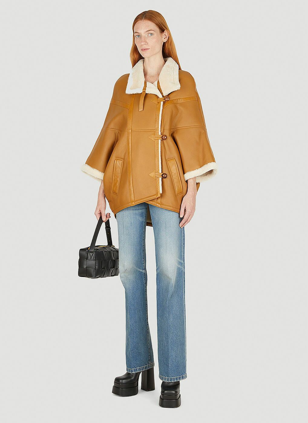 Saint Laurent Paris o1tp1o0125 Cape Jacket In Shearling in Beige Size XS / US 0-2 / IT 36-38 - 2 Thumbnail