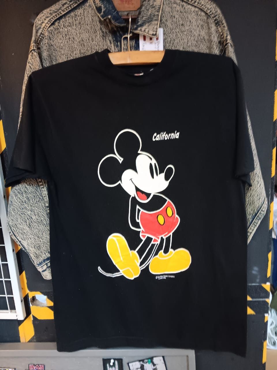 Mickey Mouse VINTAGE DISNEY 80S MICKEY MOUSE LARGE T-SHIRT Size US L / EU 52-54 / 3 - 1 Thumbnail