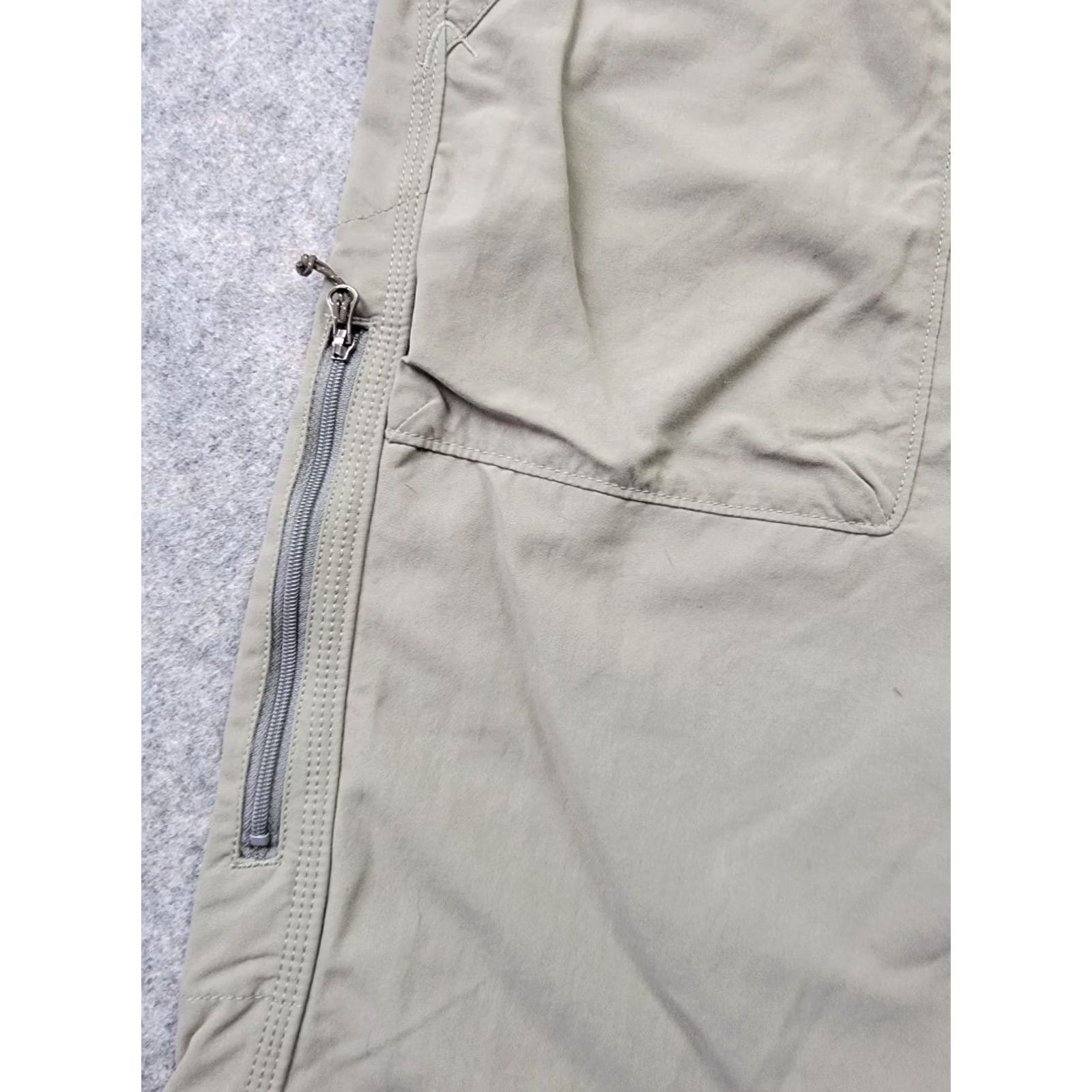 Vintage REI Shorts Bermuda Length 32 Brown Nylon UPF 50+ Pockets Mens Outdoor Vintage Size US 32 / EU 48 - 4 Thumbnail