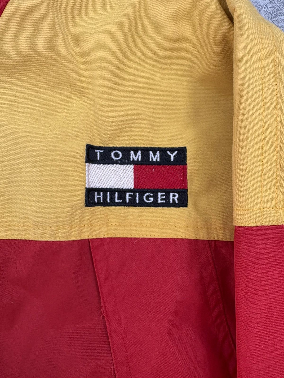 Tommy Hilfiger Vintage Tommy Hilfiger Gore-Tex Rain Jacket Size US L / EU 52-54 / 3 - 2 Thumbnail