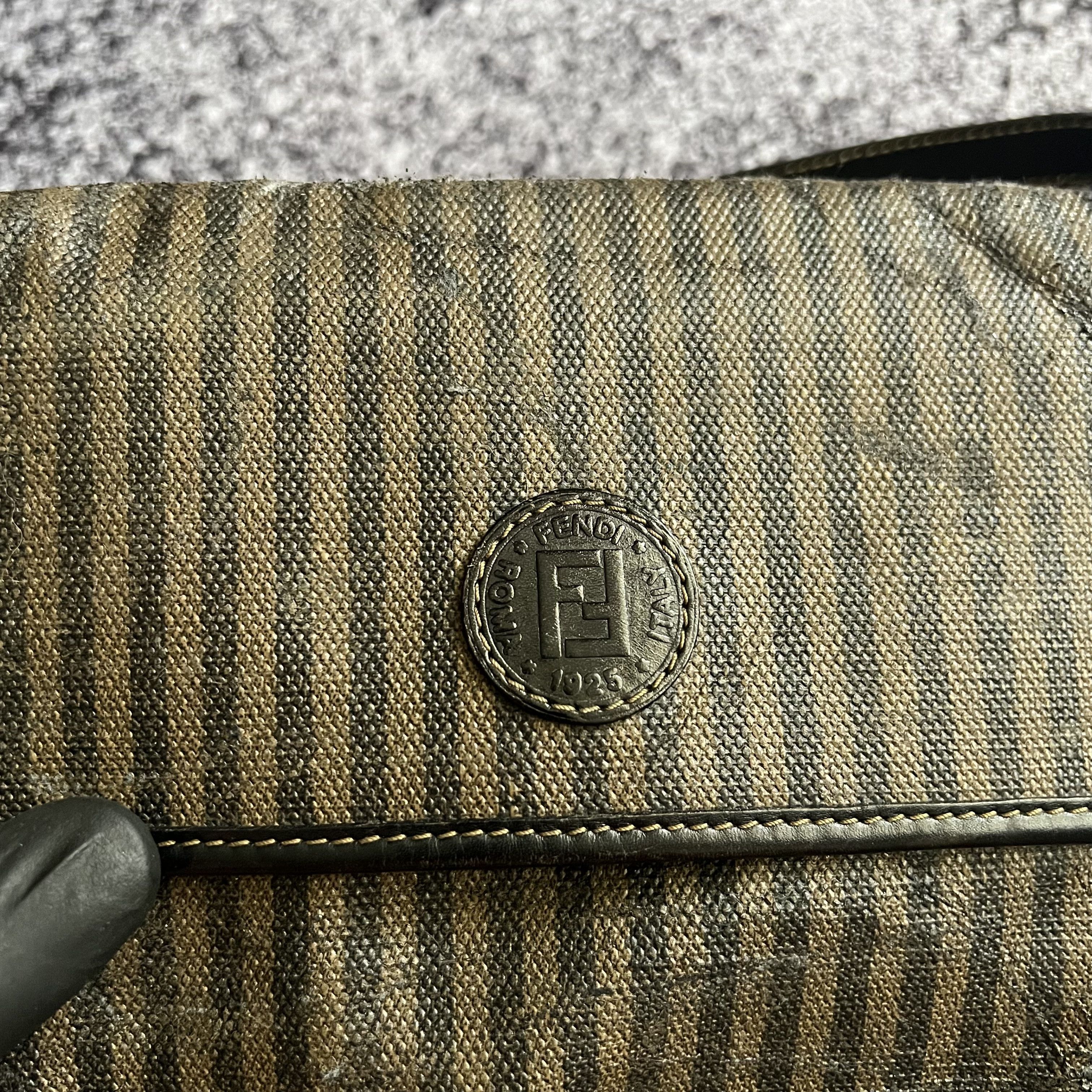 Fendi Vintage Fendi Bag Monogram Logo Made in Italy Size ONE SIZE - 9 Thumbnail