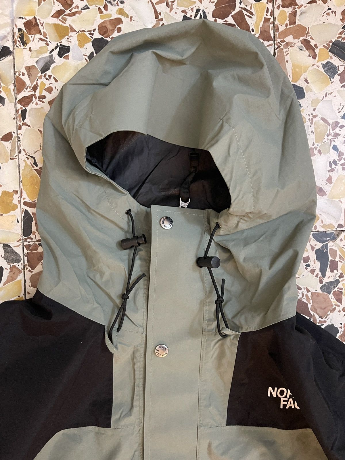 The North Face The North Face Khaki Shell Raincoat Jacket Size US M / EU 48-50 / 2 - 8 Thumbnail