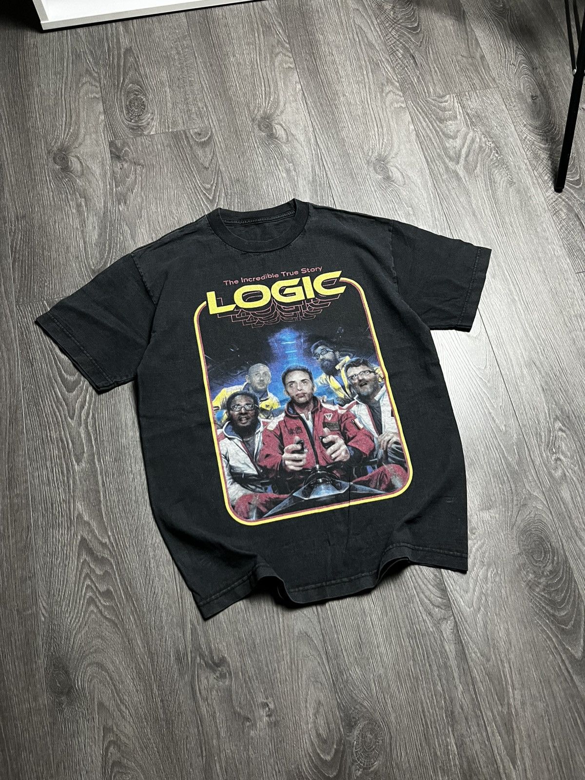 Vintage Rare Logic Rap T-Shirt The Incredible True Story Graphic Tee Size US M / EU 48-50 / 2 - 1 Thumbnail