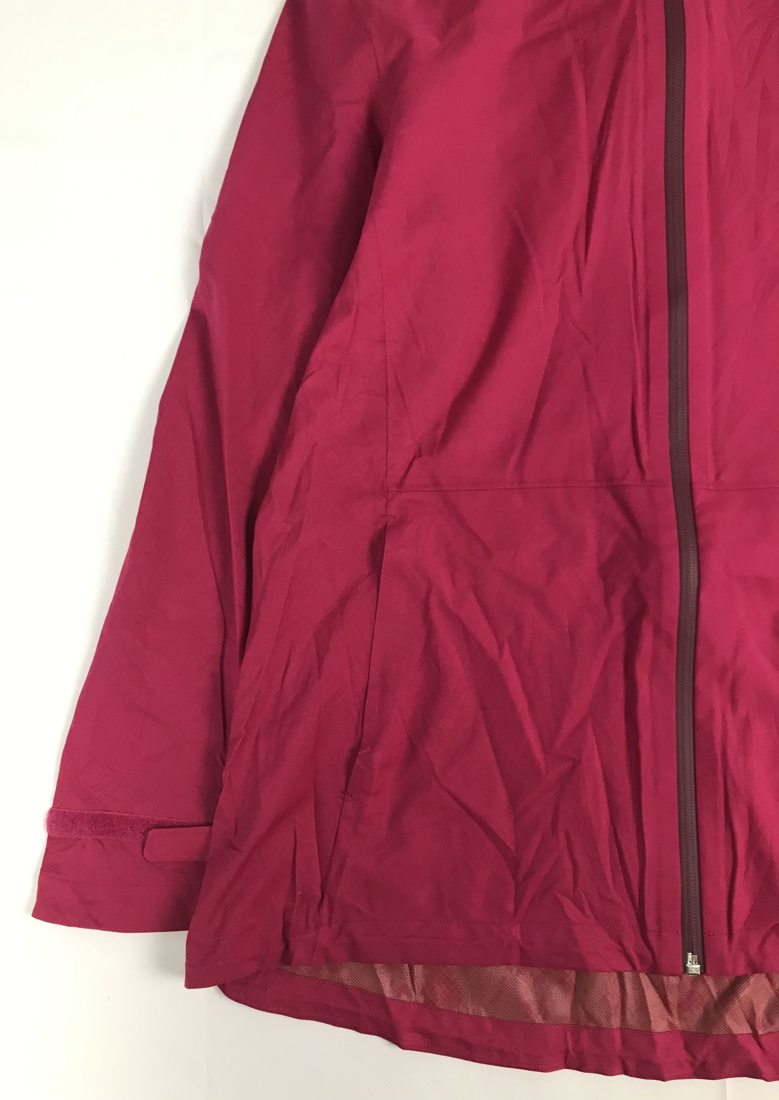 Uniqlo Original Uniqlo Waterproof Size US XL / EU 56 / 4 - 3 Thumbnail