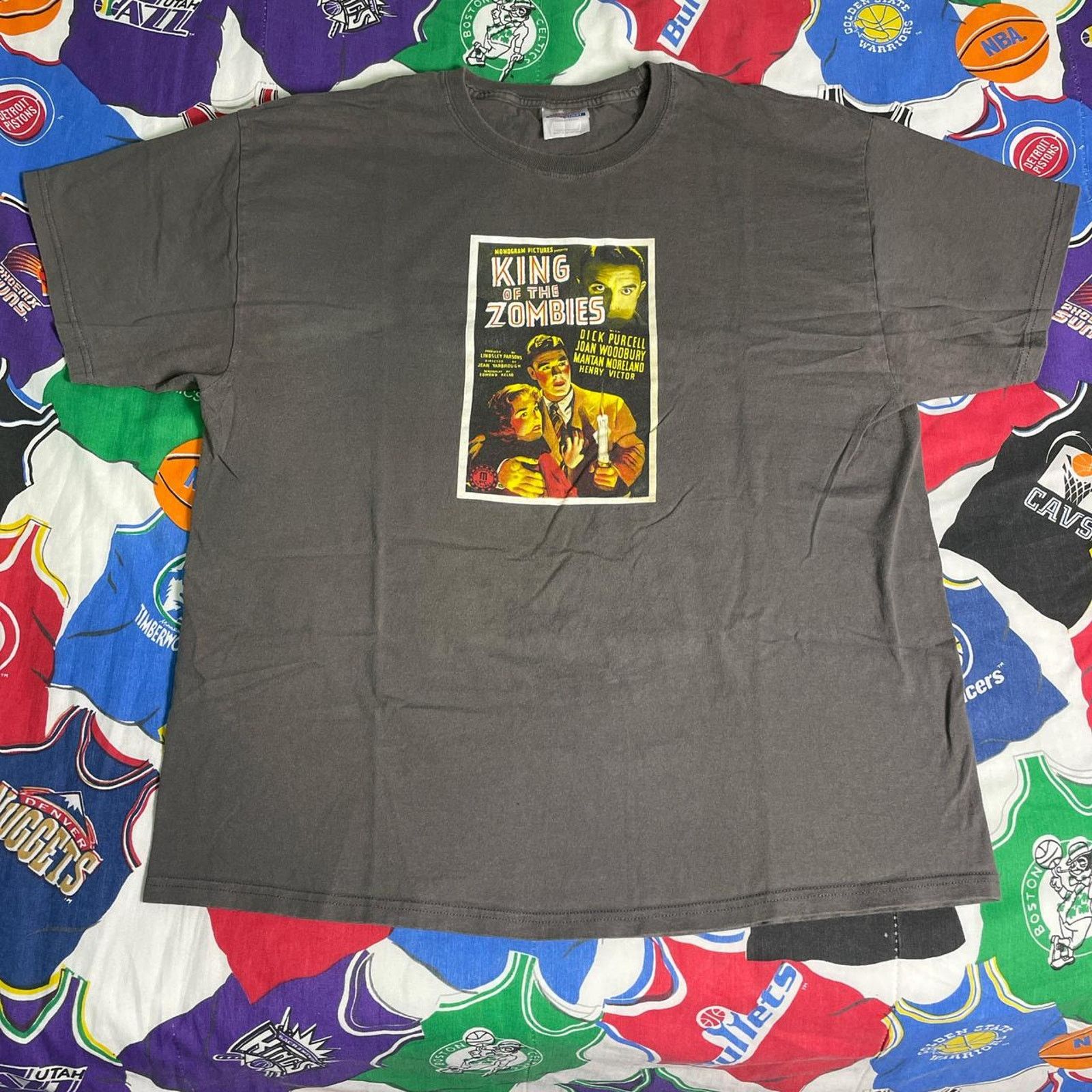 Vintage VTG 90s/00s King of The Zombies Horror Halloween Scary Tee Size US XL / EU 56 / 4 - 1 Thumbnail