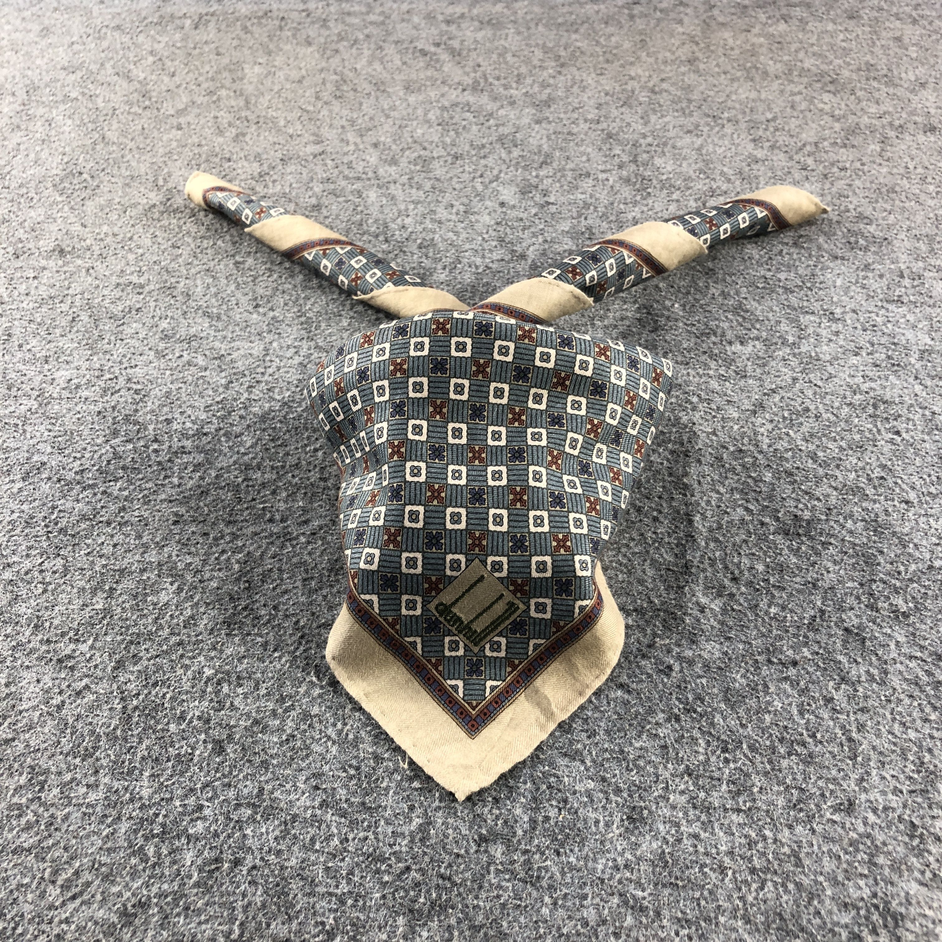 Alfred Dunhill × Vintage Dunhill Handkerchief Neckerchief Bandana H2733 Size ONE SIZE - 1 Thumbnail