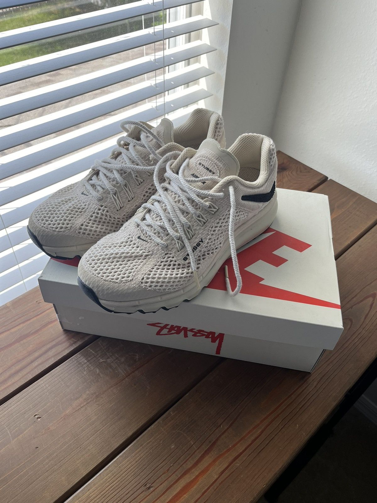 Nike × Stussy Stussy X Nike Air Max 2013 (US8) Size US 8 / EU 41 - 11 Thumbnail
