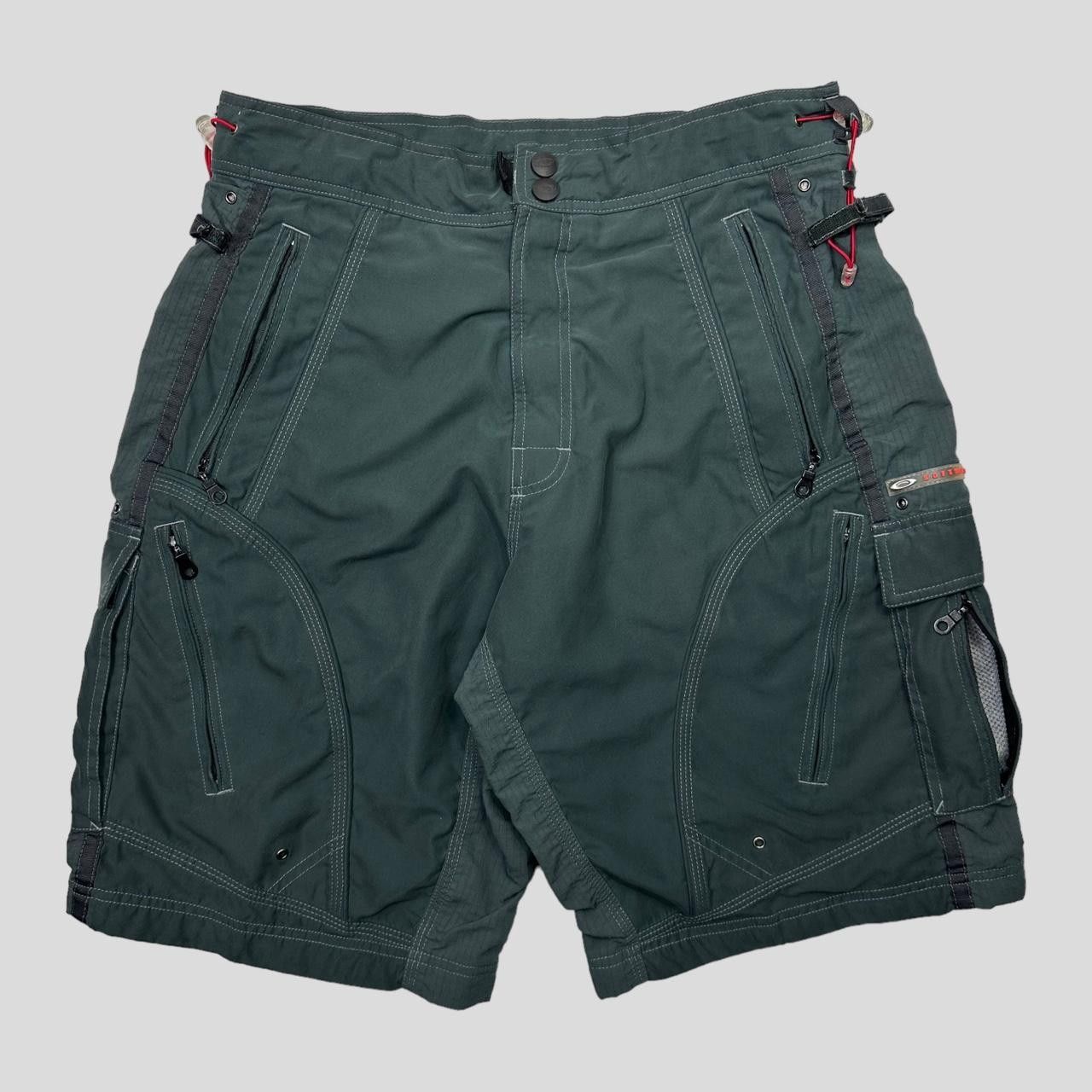 image of Oakley Software 00’S Shimmer Green Multipocket Shorts 34-36, Men's