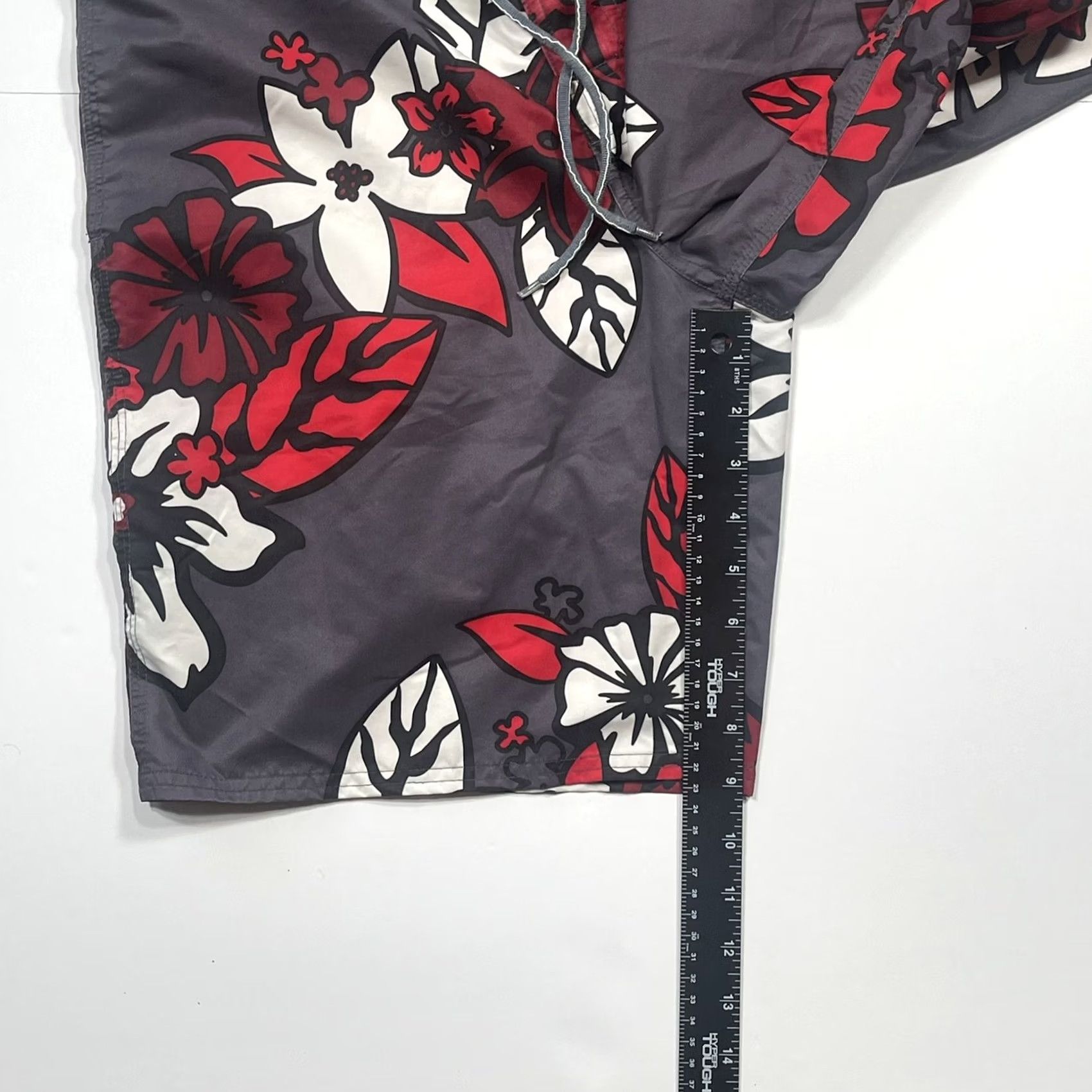 Vintage No Boundaries Swim Trunks Shorts Men’s Size 30 Gray Red White Athletic Polyester Size US 30 / EU 46 - 6 Thumbnail