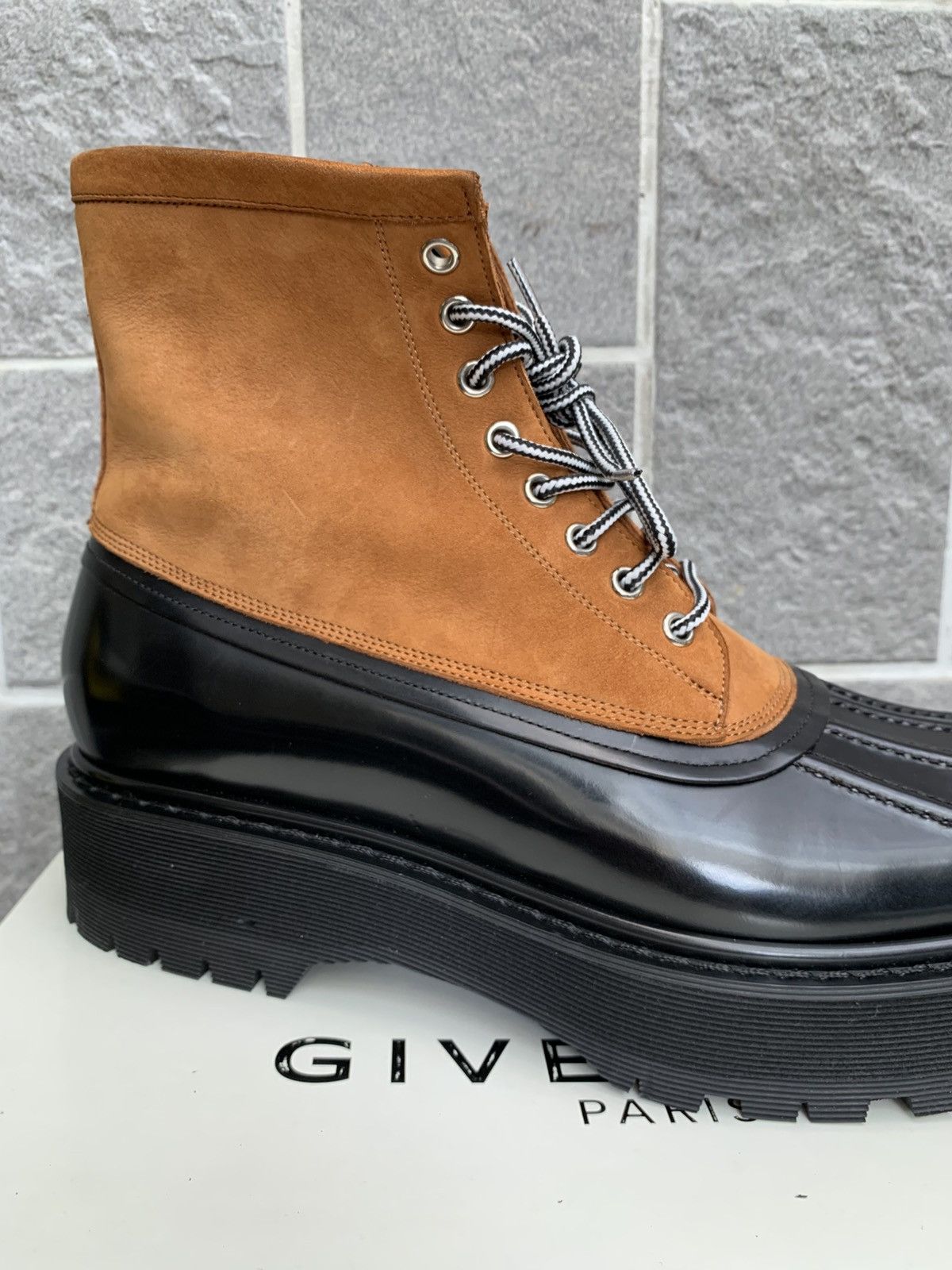 Givenchy Camden Snow Boots beige/black Size US 12 / EU 45 - 11 Thumbnail