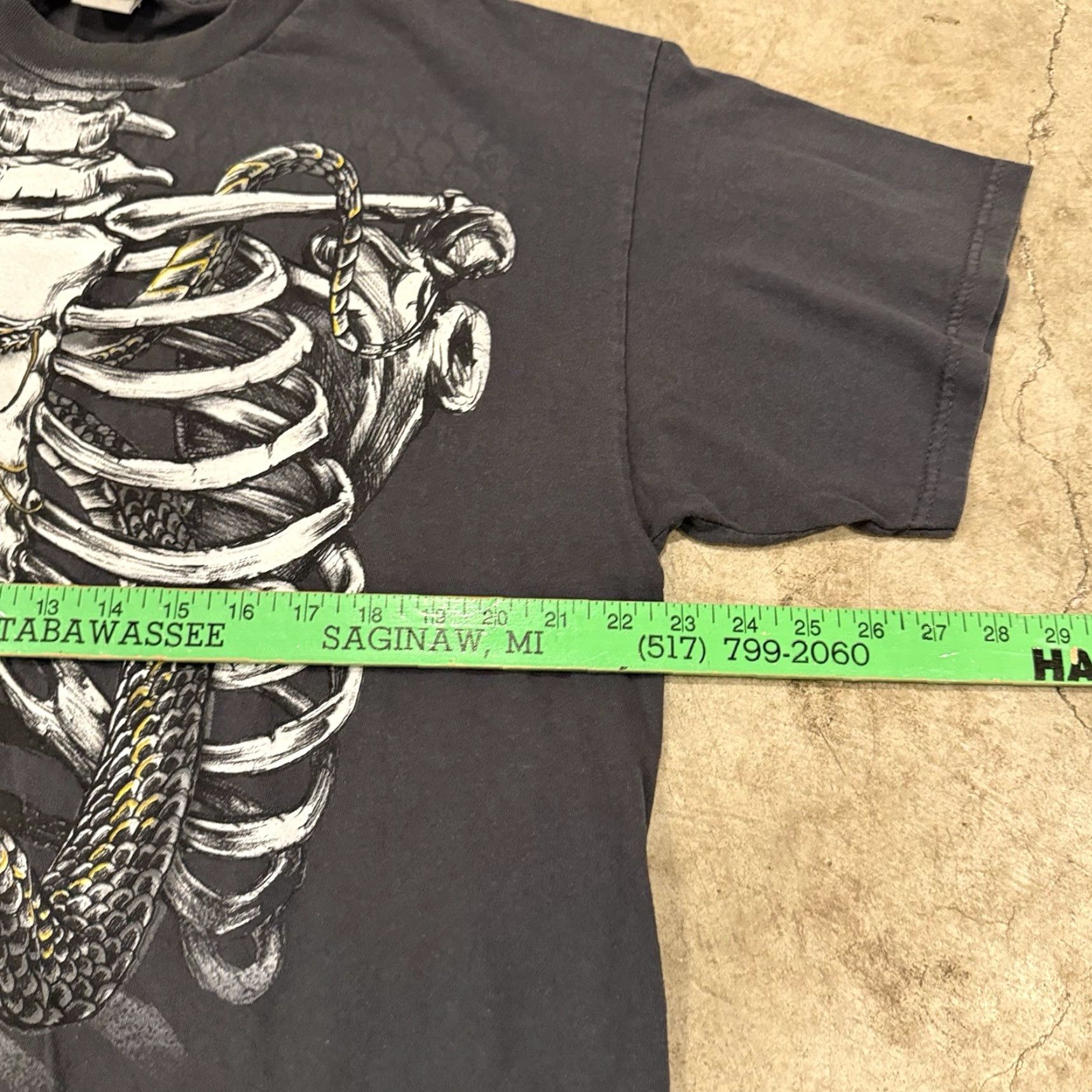 Vintage VINTAGE Y2K Streetwear Mens L Faded Skeleton Snake T-Shirt Size US L / EU 52-54 / 3 - 6 Thumbnail
