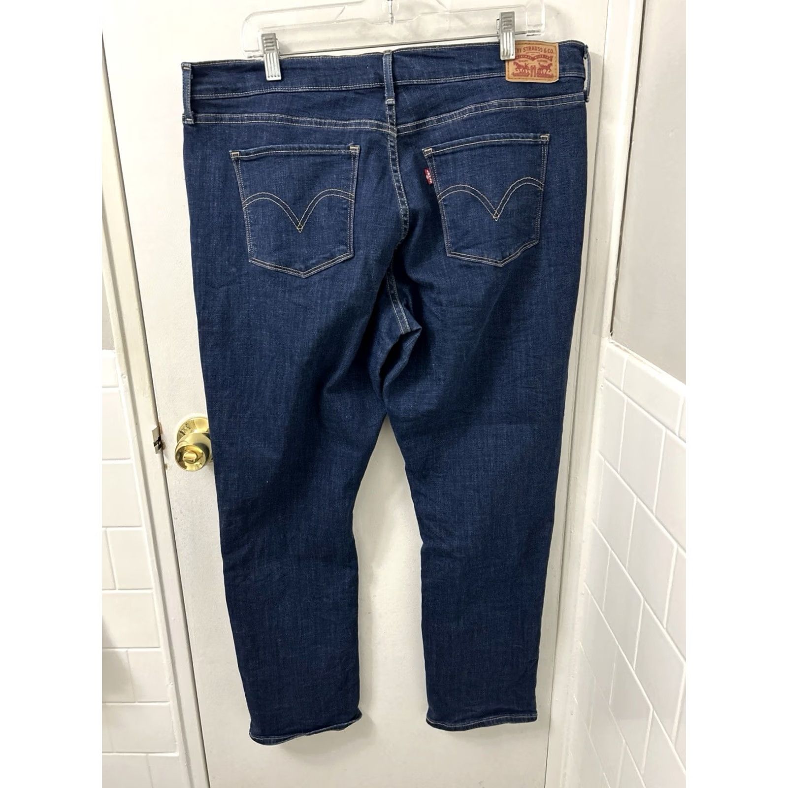 Levi's Levi's Classic Straight Jeans Womens 38x30 Dark Wash Mid Rise Denim Blue 5-Pocket Jeans Womens Straight Leg Jeans Size 26" / US 2 / IT 38 - 5 Thumbnail