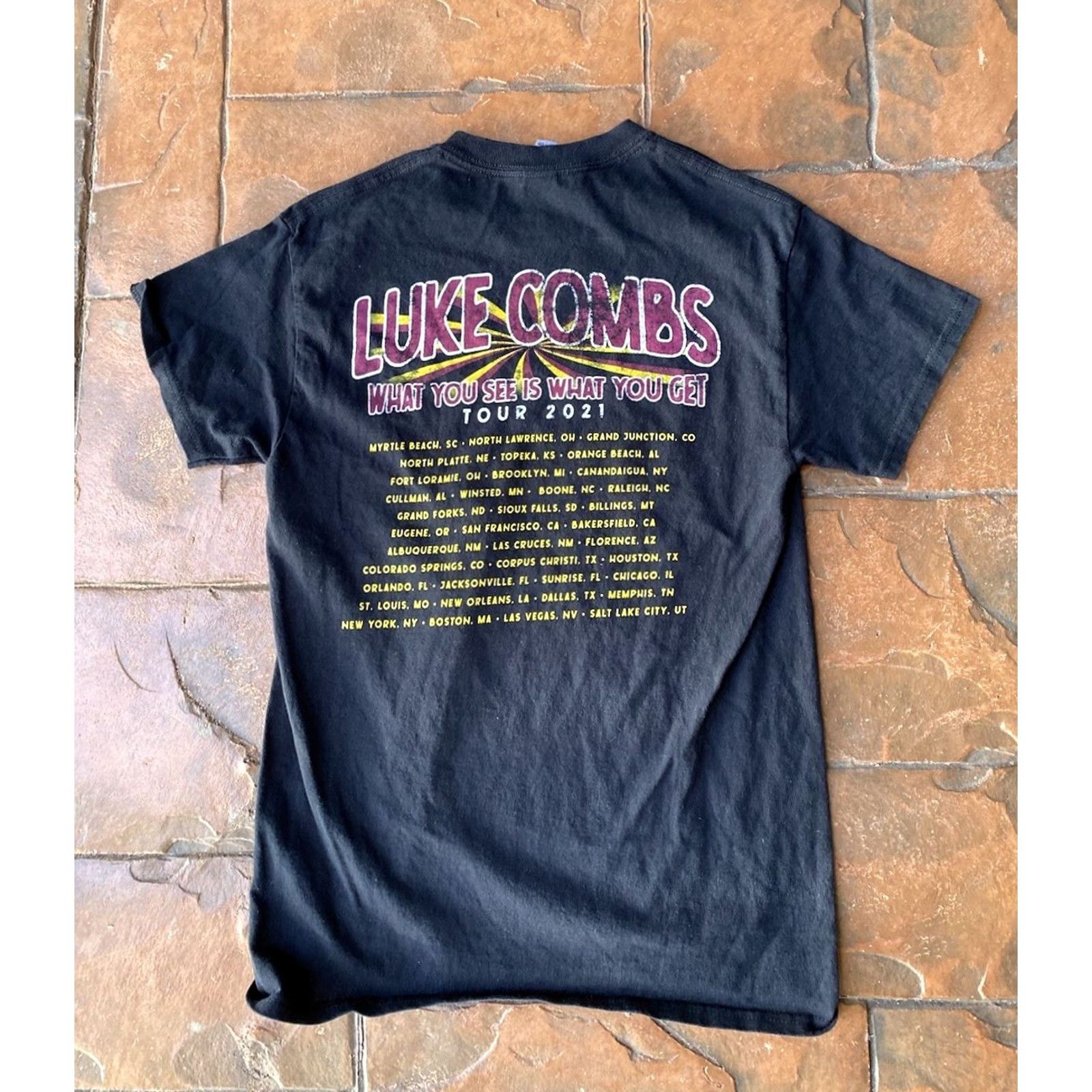 Gildan Luke Combs What You See Is What You Get 2021 Tour T-Shirt Small Mens Black Cotton Jersey Logo Graphic Print Short Sleeve Crew Neck Gildan Vintage No Size US S / EU 44-46 / 1 - 3 Thumbnail