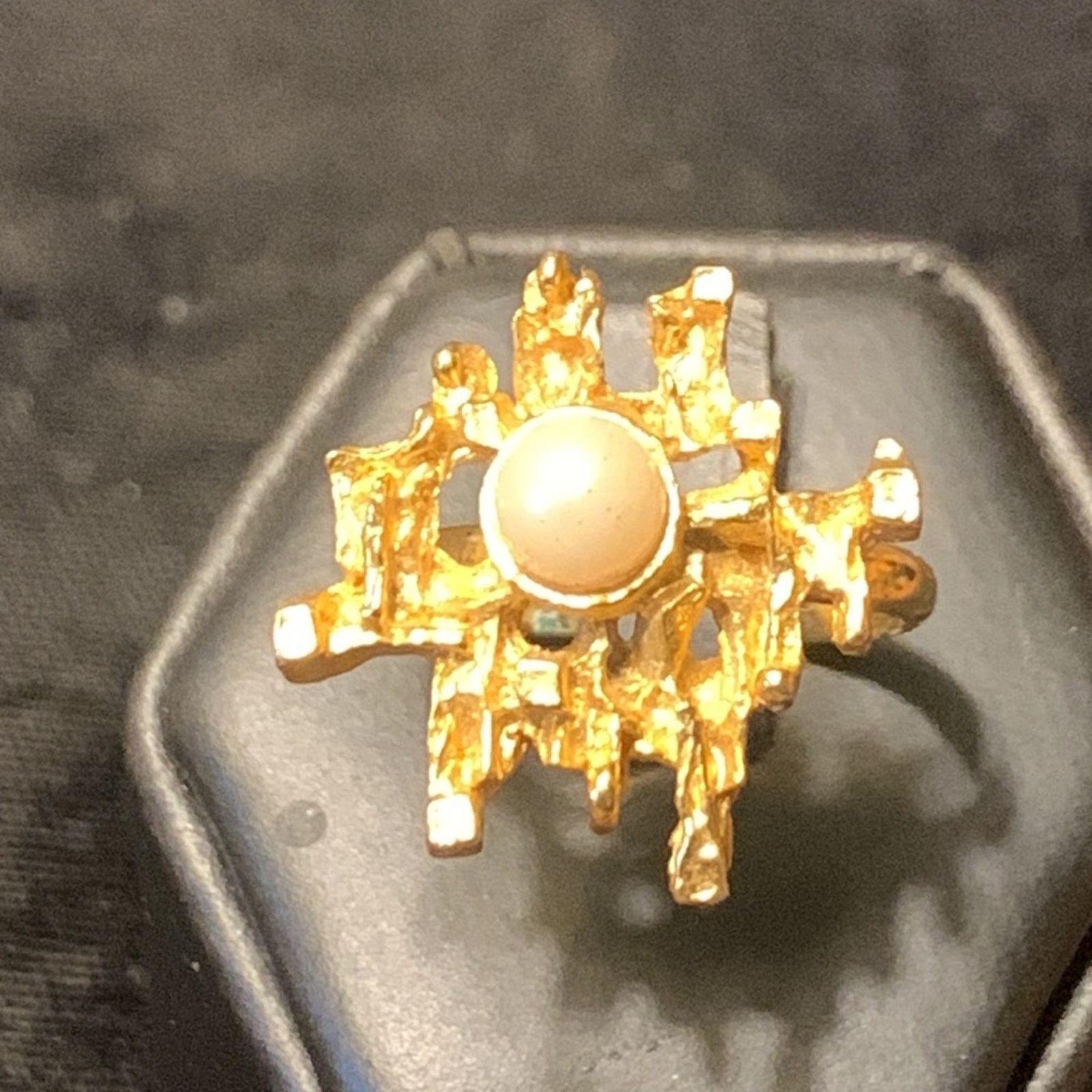 Vintage 70’s brutalist modernist adjustable golden ring faux pearl Size ONE SIZE - 2 Thumbnail