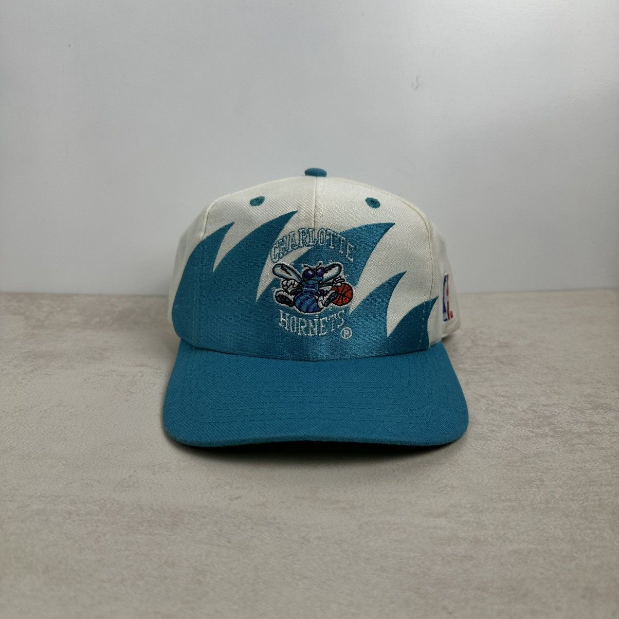 Logo Athletic × NBA × Vintage Vintage 90s Shark Tooth Charlotte Hornets Gen 1 Hat Size ONE SIZE - 1 Thumbnail