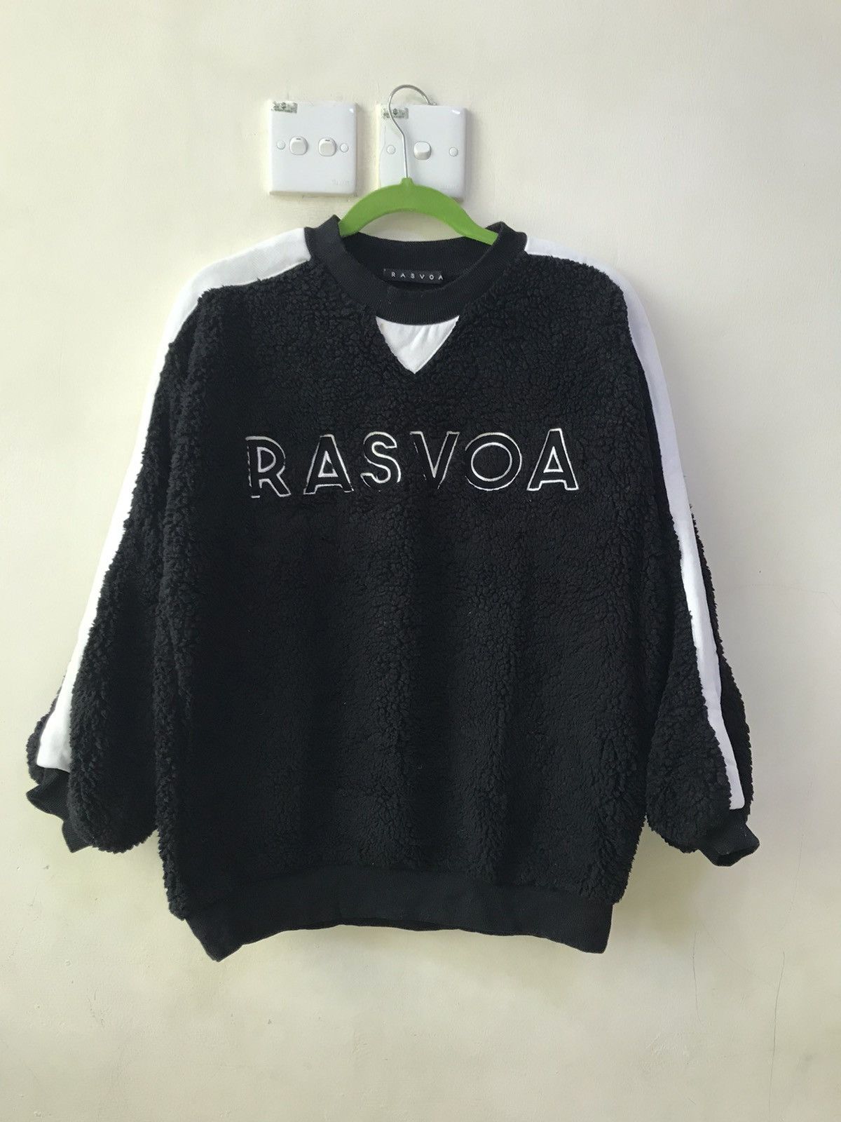 image of Cashmere Wool Rasvoa Sherpa Black Plain Sweatshirt, Men's (Size Large)