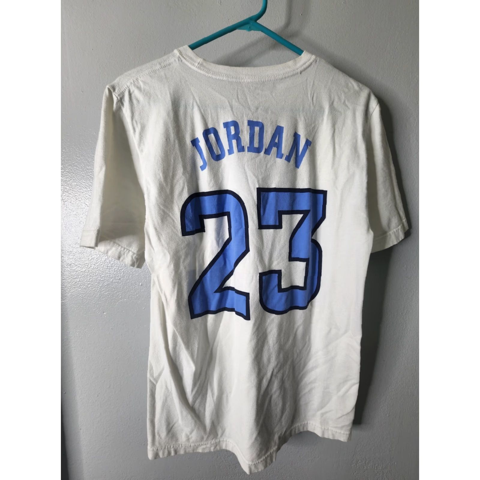 Nike VINTAGE Nike Mens S T-Shirt Michael Jordan UNC University White Cotton Short Sleeve Logo 90s Mens Size US S / EU 44-46 / 1 - 2 Thumbnail