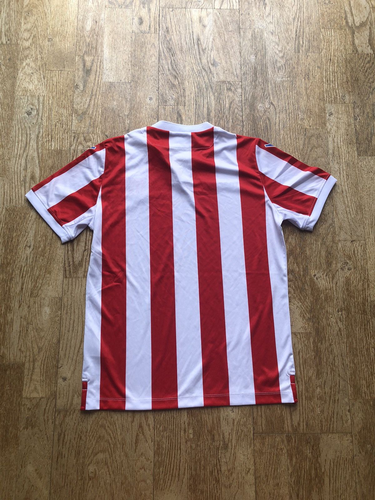 Vintage STOKE CITY VINTAGE FOOTBALL SOCCER ENGLAND JERSEY SHIRT Size US S / EU 44-46 / 1 - 2 Thumbnail