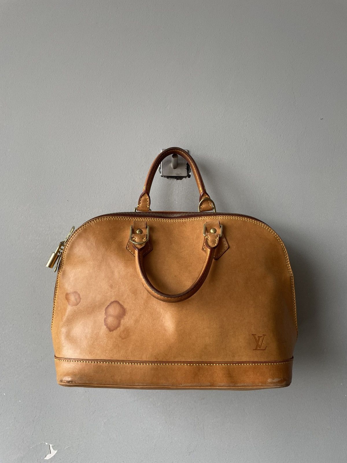 image of Louis Vuitton Natural Vachetta Alma Pm Leather Bag in Beige, Women's