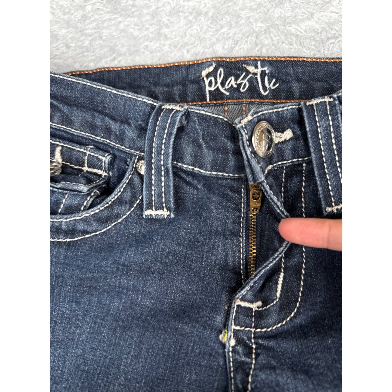 Mossimo Mossimo Jeans Juniors 9 Blue Denim Bootcut Low Rise 29x33 Dark Embroidered Logo 5-Pocket Design Vintage No Women Hippo... Size 30" / US 8 / IT 44 - 5 Thumbnail