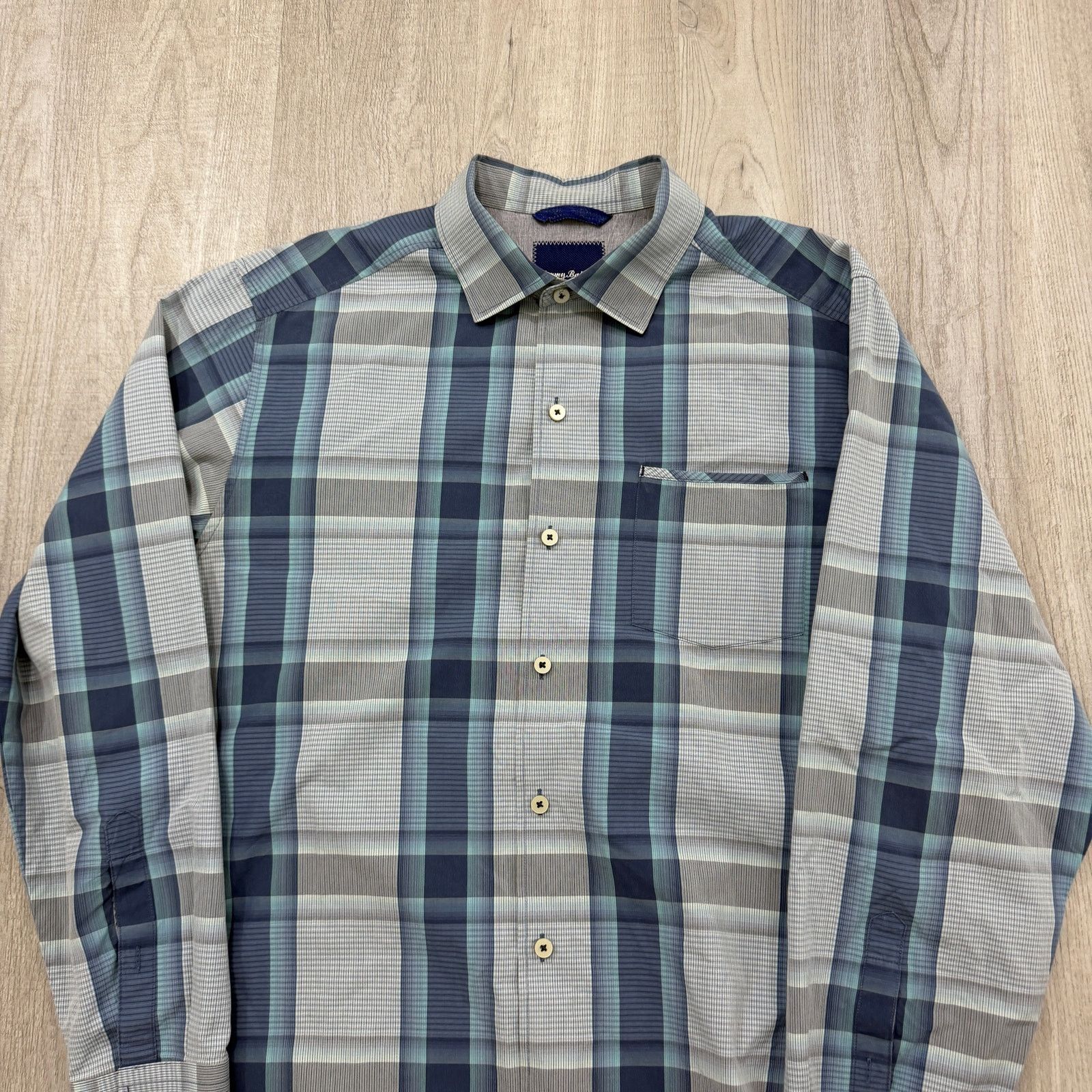 Tommy Bahama Tommy Bahama Button Up Shirt Men's Medium Blue Gray Plaid Size US M / EU 48-50 / 2 - 2 Thumbnail