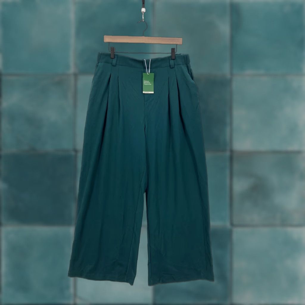 Vintage Halara Pants Womens XL Green Wide-Leg Pleated Athleisure Elastic Waist Pockets Size 40" / US 18 - 1 Thumbnail