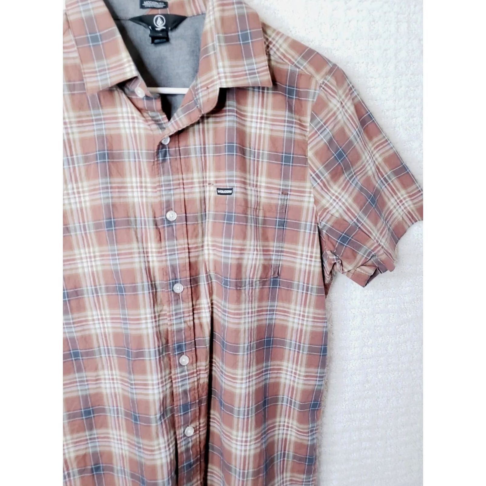 Volcom Volcom Short Sleeve Button Up Shirt Mens Medium Multicolor Plaid Modern Fit Cotton Size US M / EU 48-50 / 2 - 5 Thumbnail