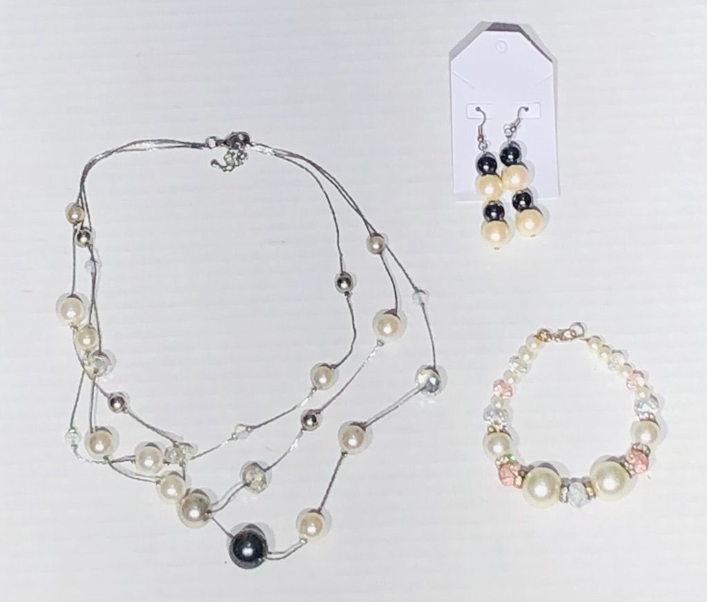 Vintage Multi Strand Stringed Pearl Necklace Bracelet Earrings Set Size ONE SIZE - 1 Thumbnail
