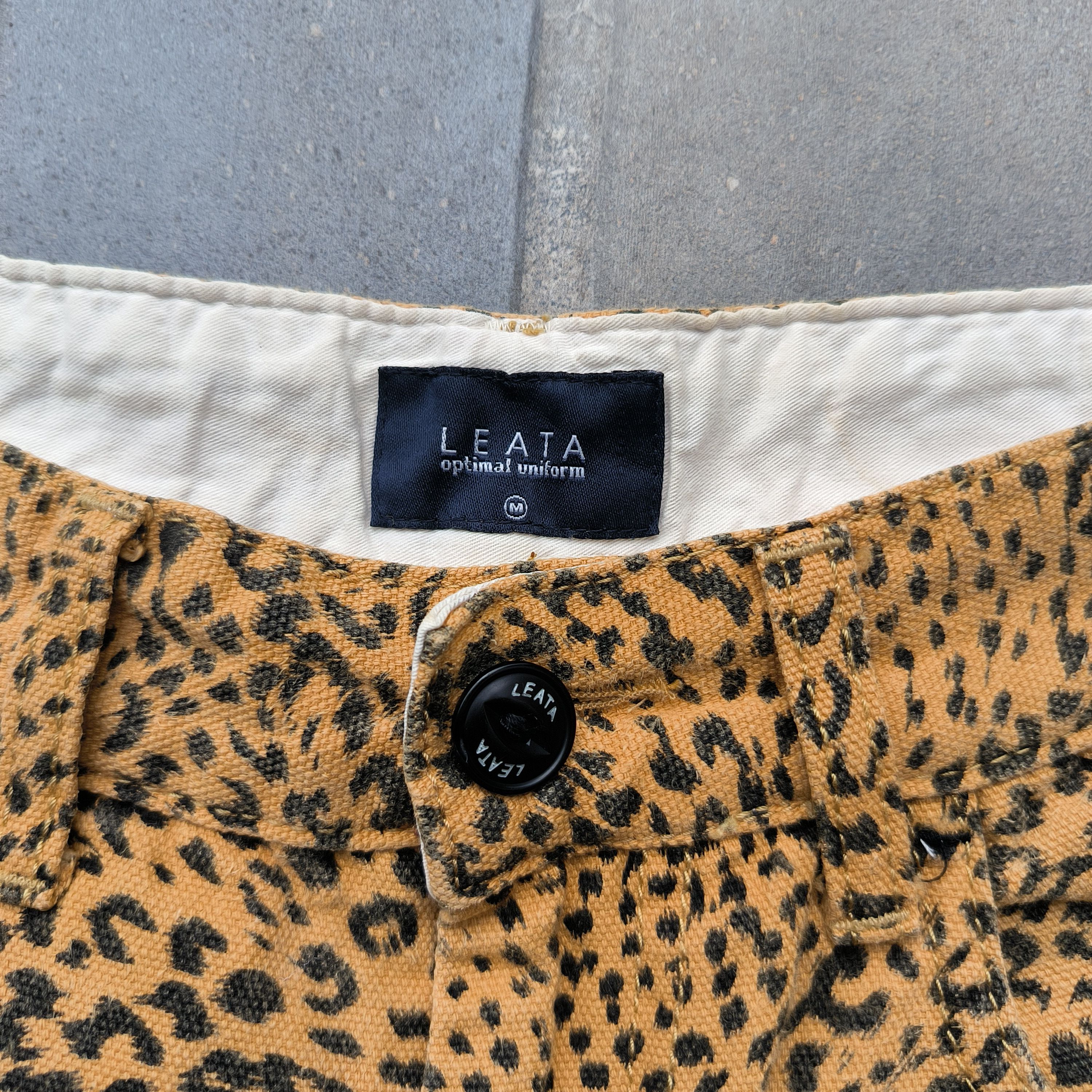 Japanese Brand Vintage Leata Leopard Cargo Shorts Size US 30 / EU 46 - 3 Thumbnail