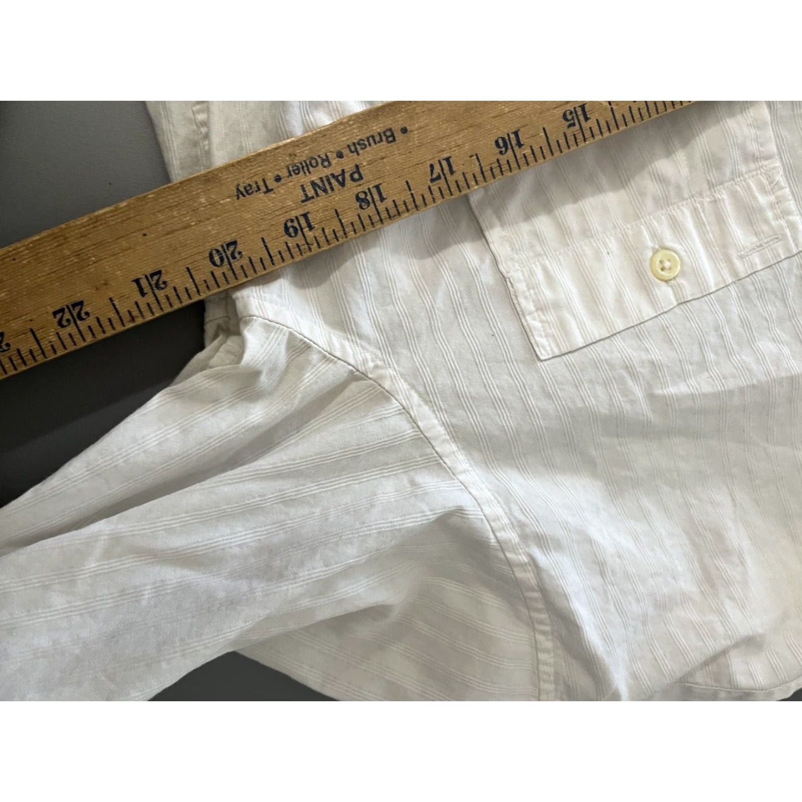 Banana Republic VINTAGE Banana Republic Mens White Medium Solid Fit Button Up Shirt Y2K Size US M / EU 48-50 / 2 - 5 Thumbnail