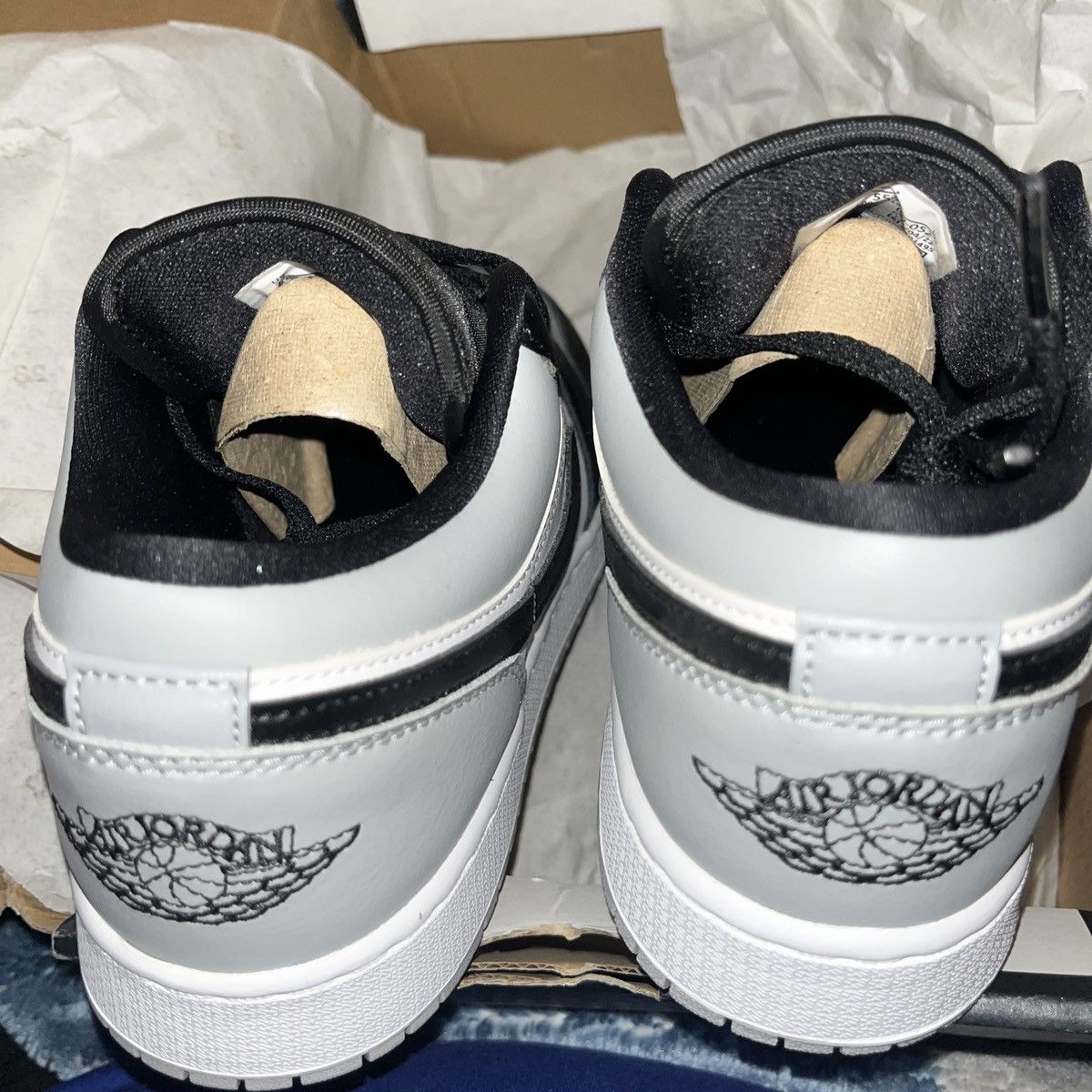 Jordan Brand × Nike Air Jordan 1 Low Shadow Toe GS Size US 7 / EU 40 - 4 Thumbnail