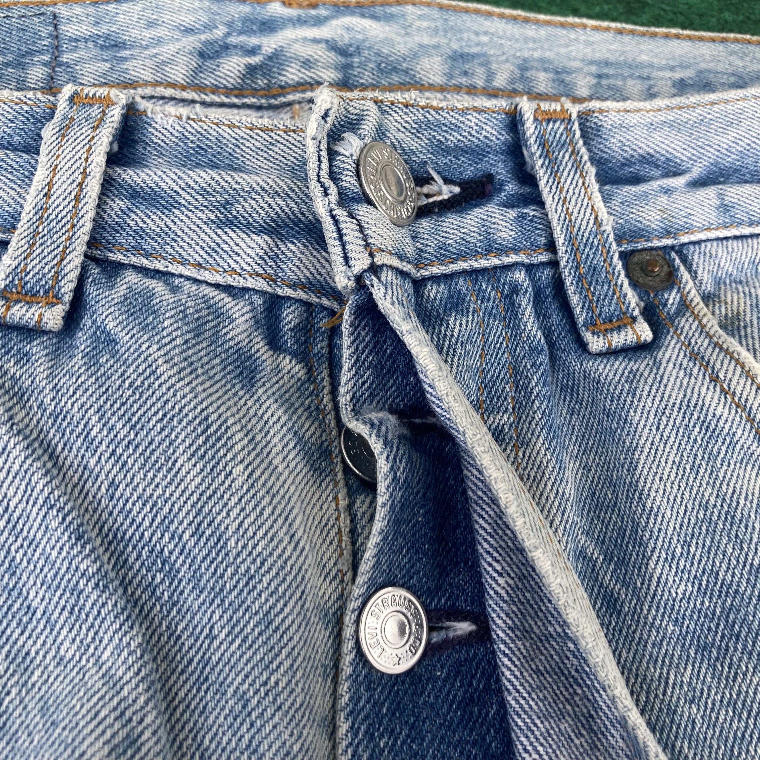 Levi's × Vintage Vtg Levis 501 Distressed Ripped Light Blue Dirty Jeans Size US 31 - 4 Thumbnail