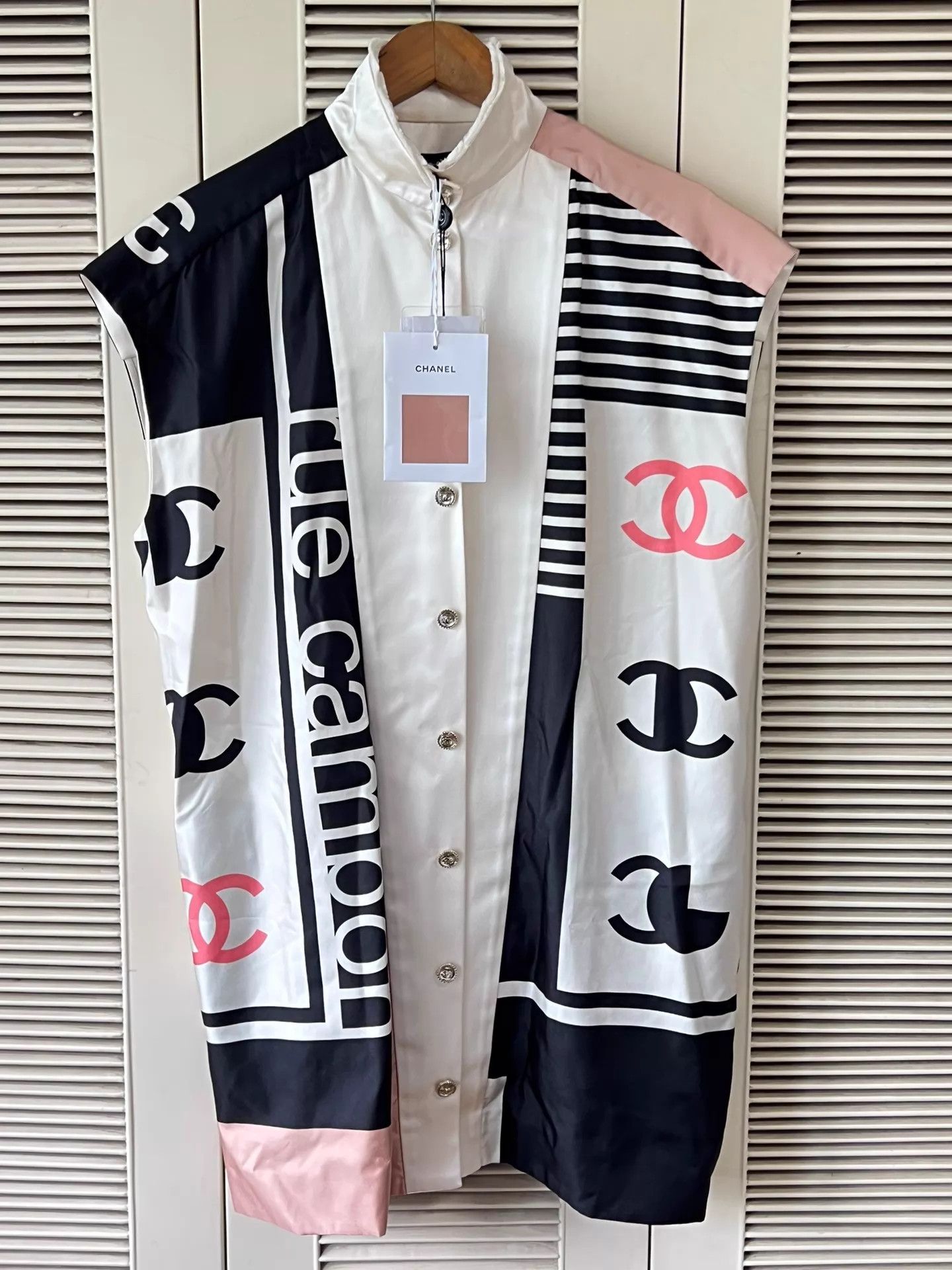 Chanel CHANEL Color Blocked Logo Sleeveless Shirt 38 Size S / US 4 / IT 40 - 1 Thumbnail