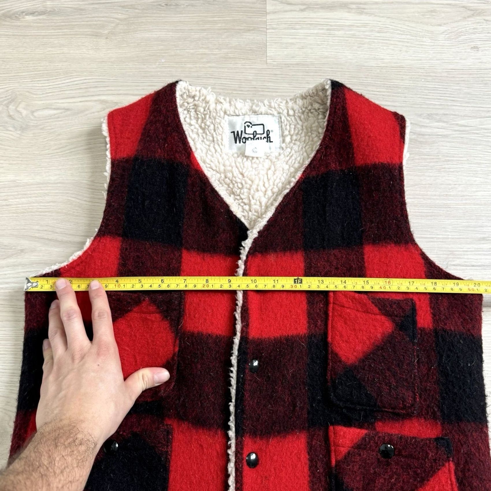 Vintage Woolrich Vintage Vest Mens Medium Red Black Sherpa Lined Buffalo Check Plaid Size US M / EU 48-50 / 2 - 7 Thumbnail
