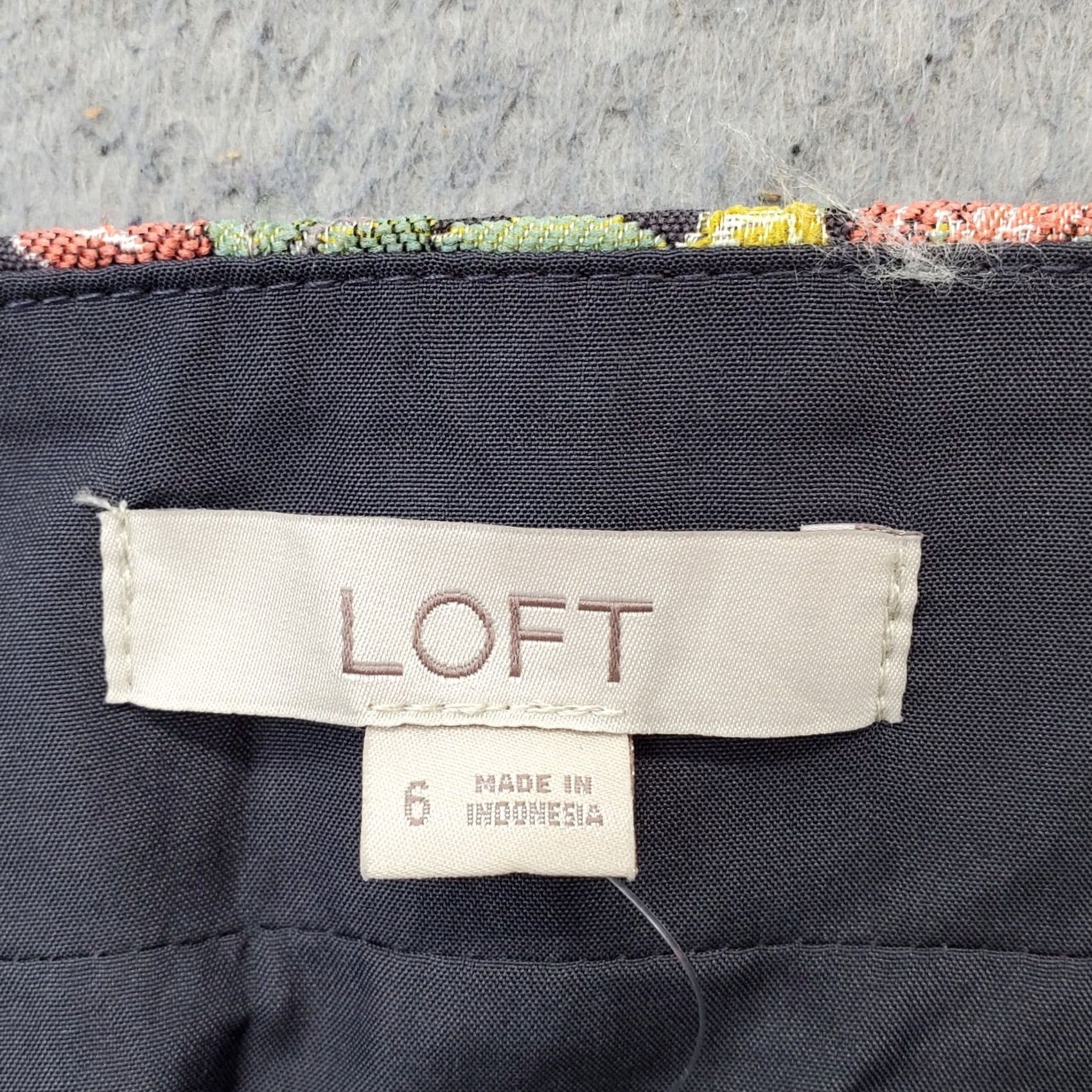 Loft LOFT A-Line Mini Skirt Womens 6 Multi Floral Lined Stretch Skimming Fit Side Zip Size 28" / US 6 / IT 42 - 5 Thumbnail