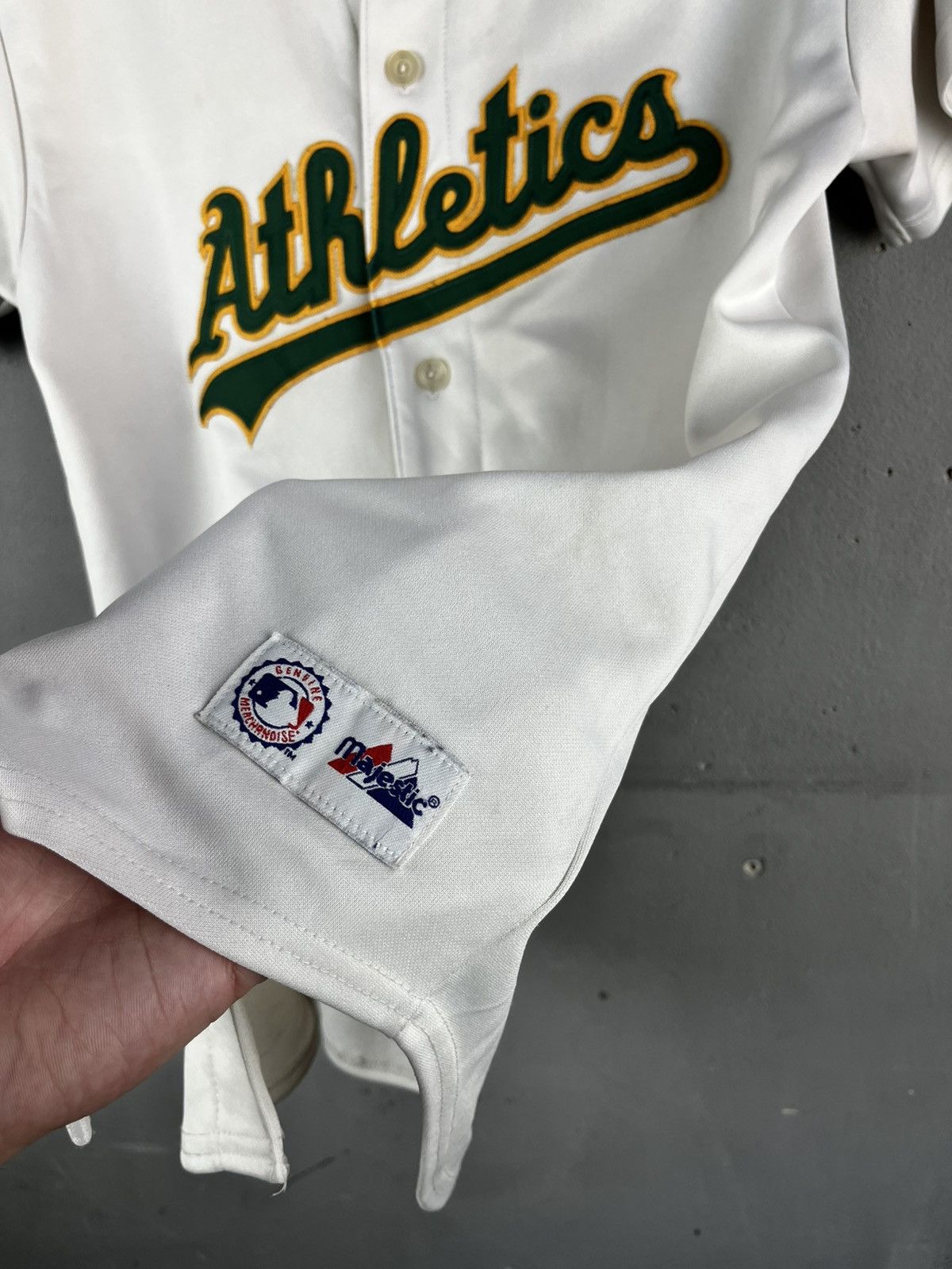 Vintage Vintage Athletic Majestic MLB jersey size m Size US M / EU 48-50 / 2 - 6 Thumbnail
