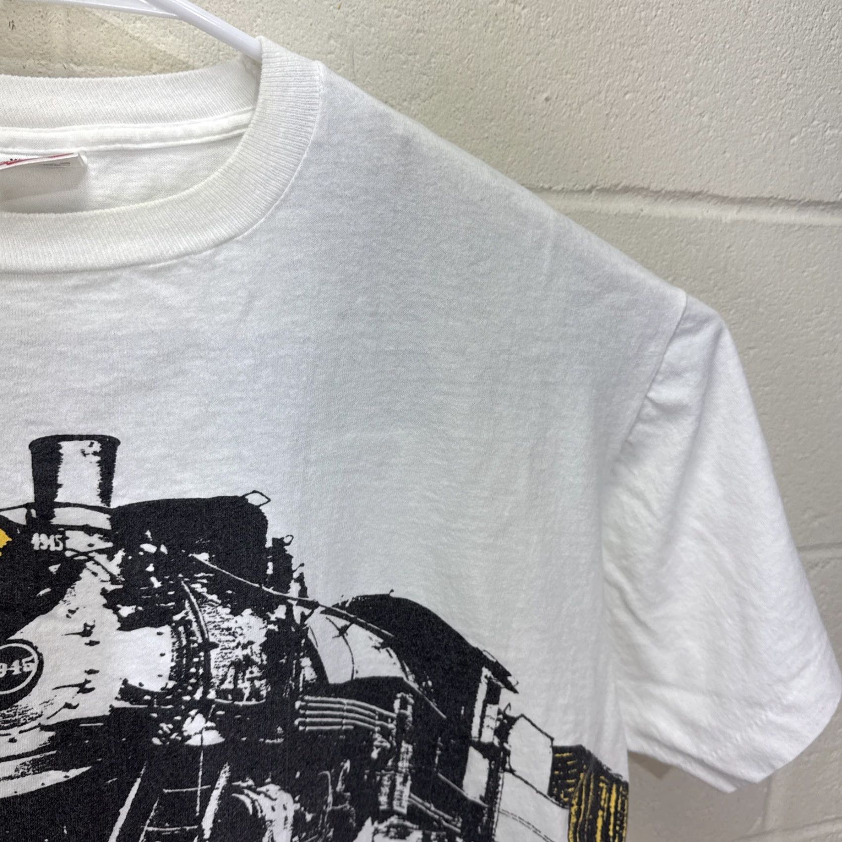 Fruit Of The Loom VINTAGE Fruit of the Loom T-Shirt Steam Locomotive Graphic Print XL White 90s Train Unisex Adults Size US XL / EU 56 / 4 - 6 Thumbnail