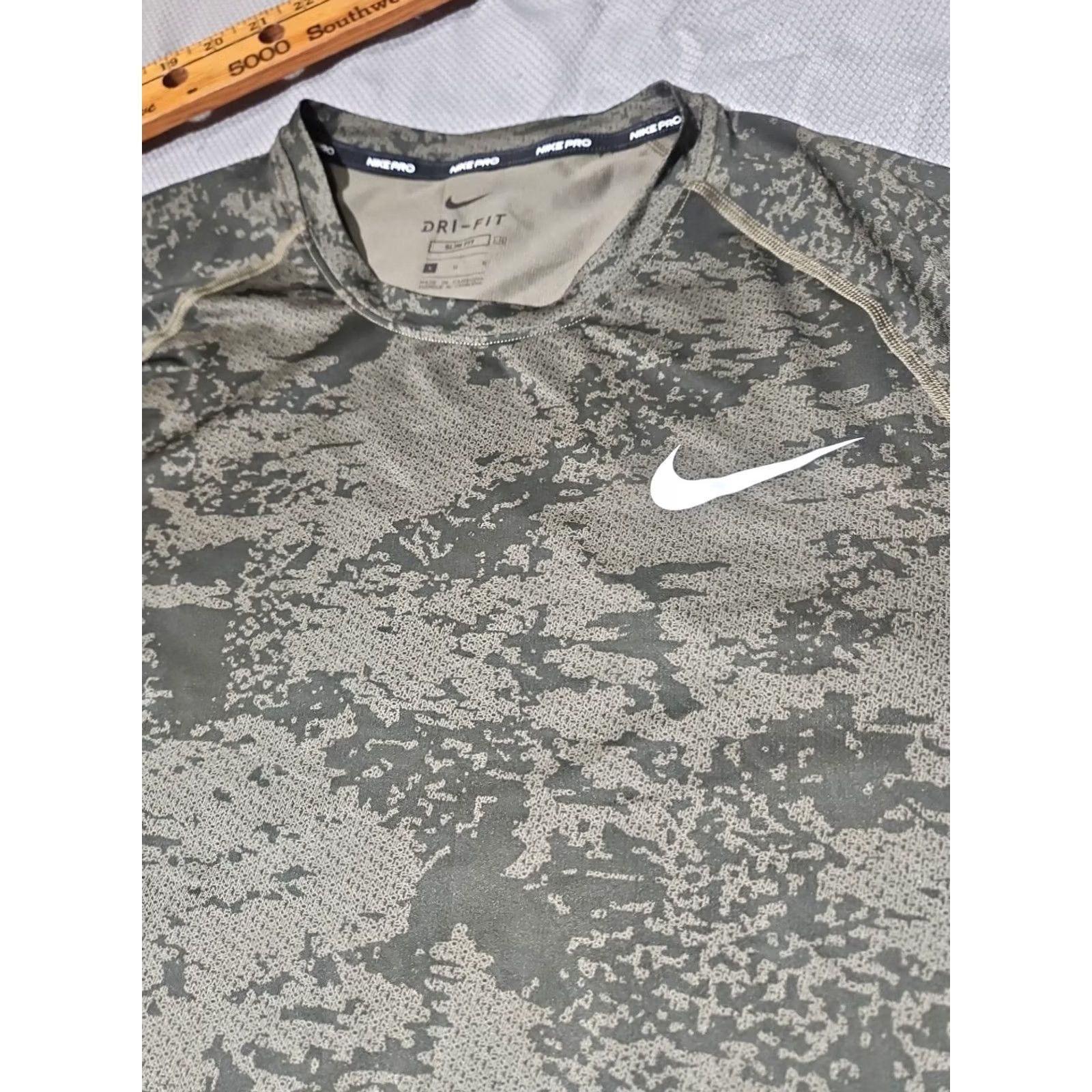 Nike Nike Pro Shirt Mens L Green Digital Camouflage Dri Fit Performance Tee Size US L / EU 52-54 / 3 - 6 Thumbnail