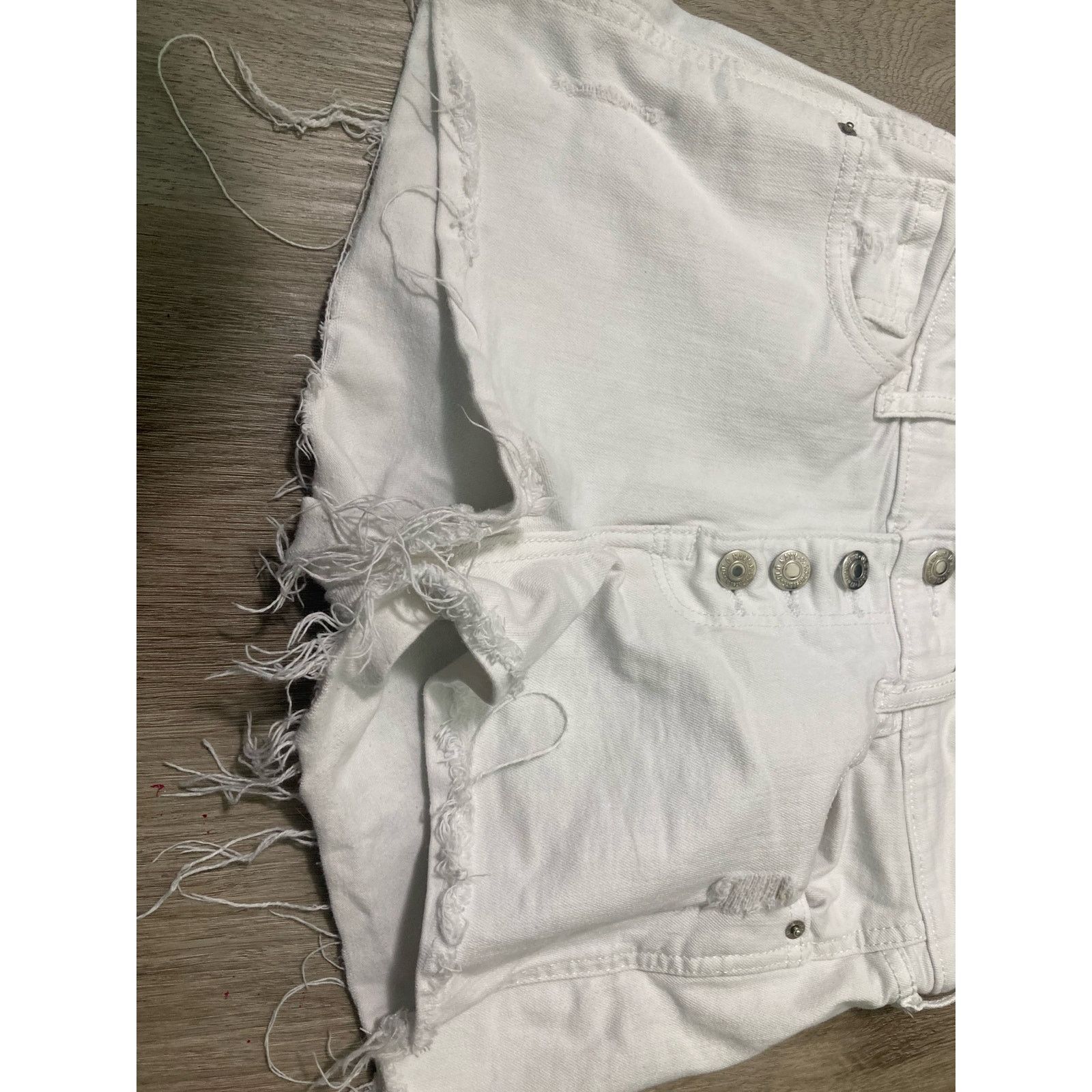Old Navy Old Navy Boyfriend Shorts Mid Rise Distressed White Shortie Size 26" / US 2 / IT 38 - 8 Thumbnail