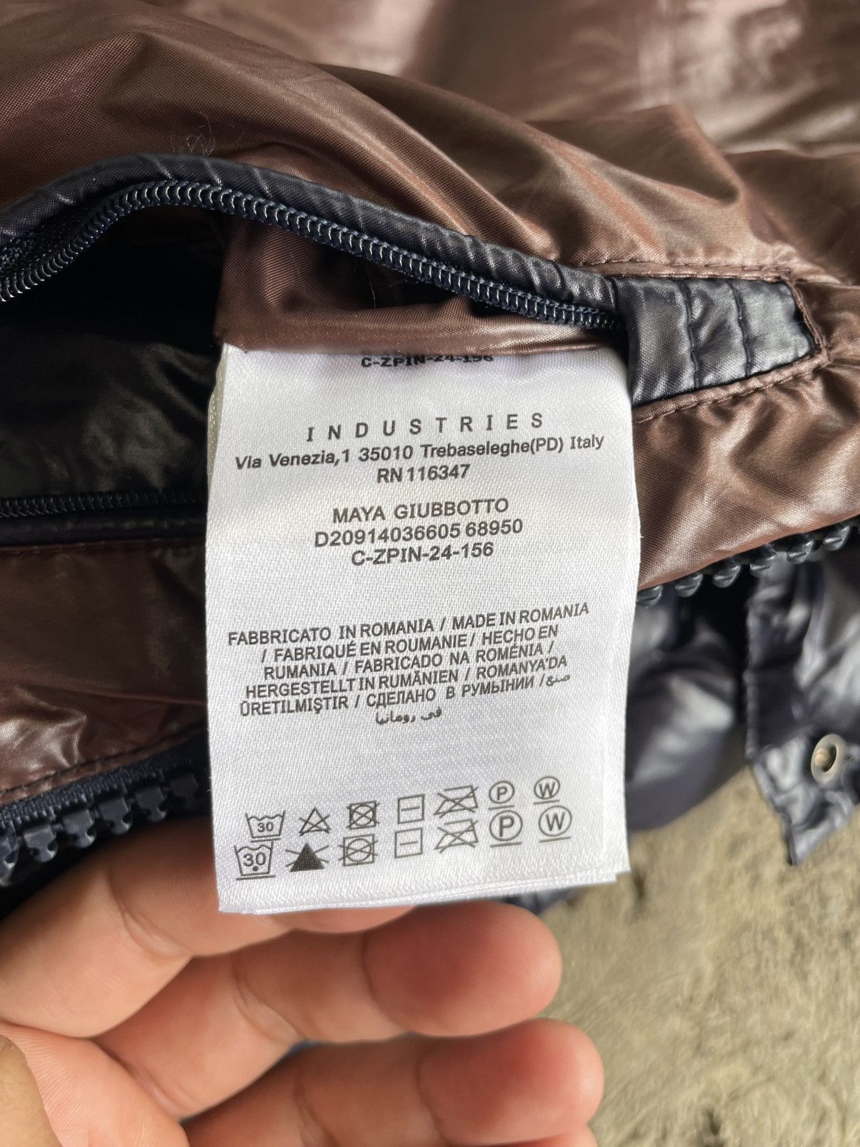 Moncler Like new Moncler Maya Giubbotto down puffer jacket Size US S / EU 44-46 / 1 - 10 Thumbnail