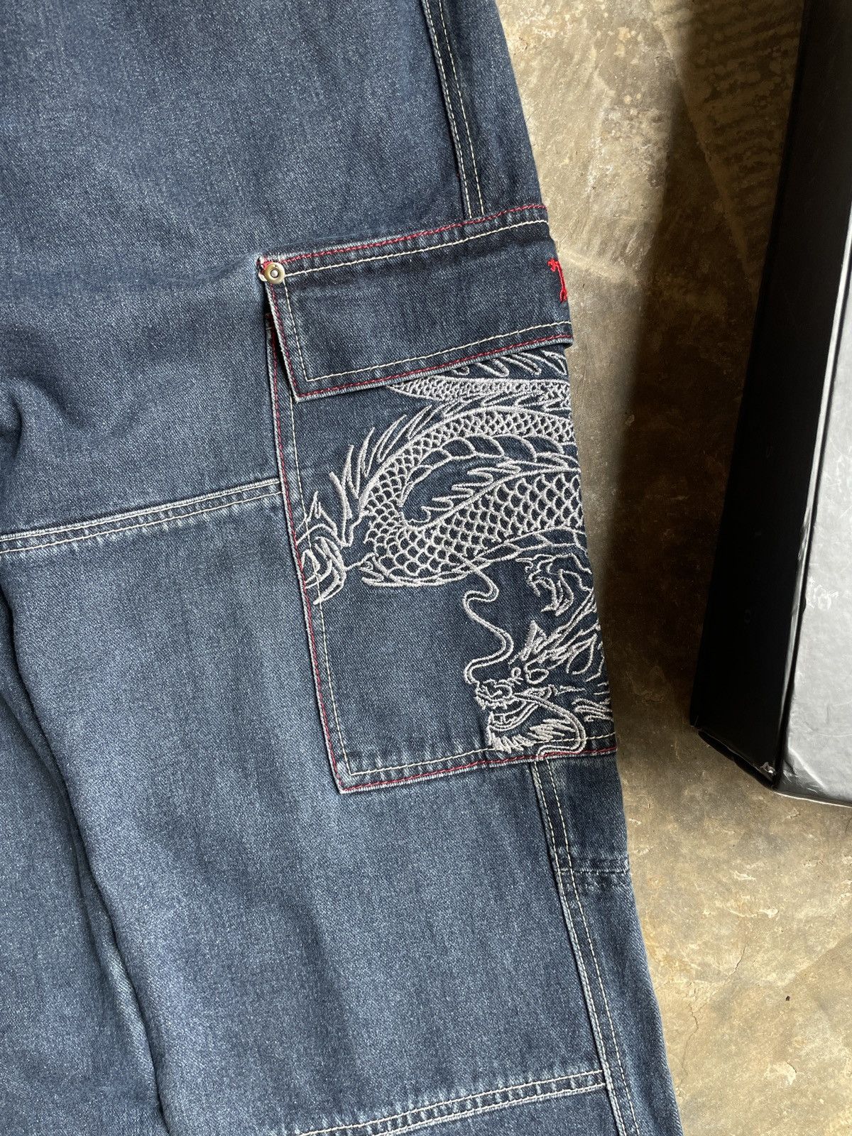 Japanese Brand Vintage Crazy Brass Hither Embroyed Flame Dragon Baggy Jeans Size US 34 / EU 50 - 6 Thumbnail