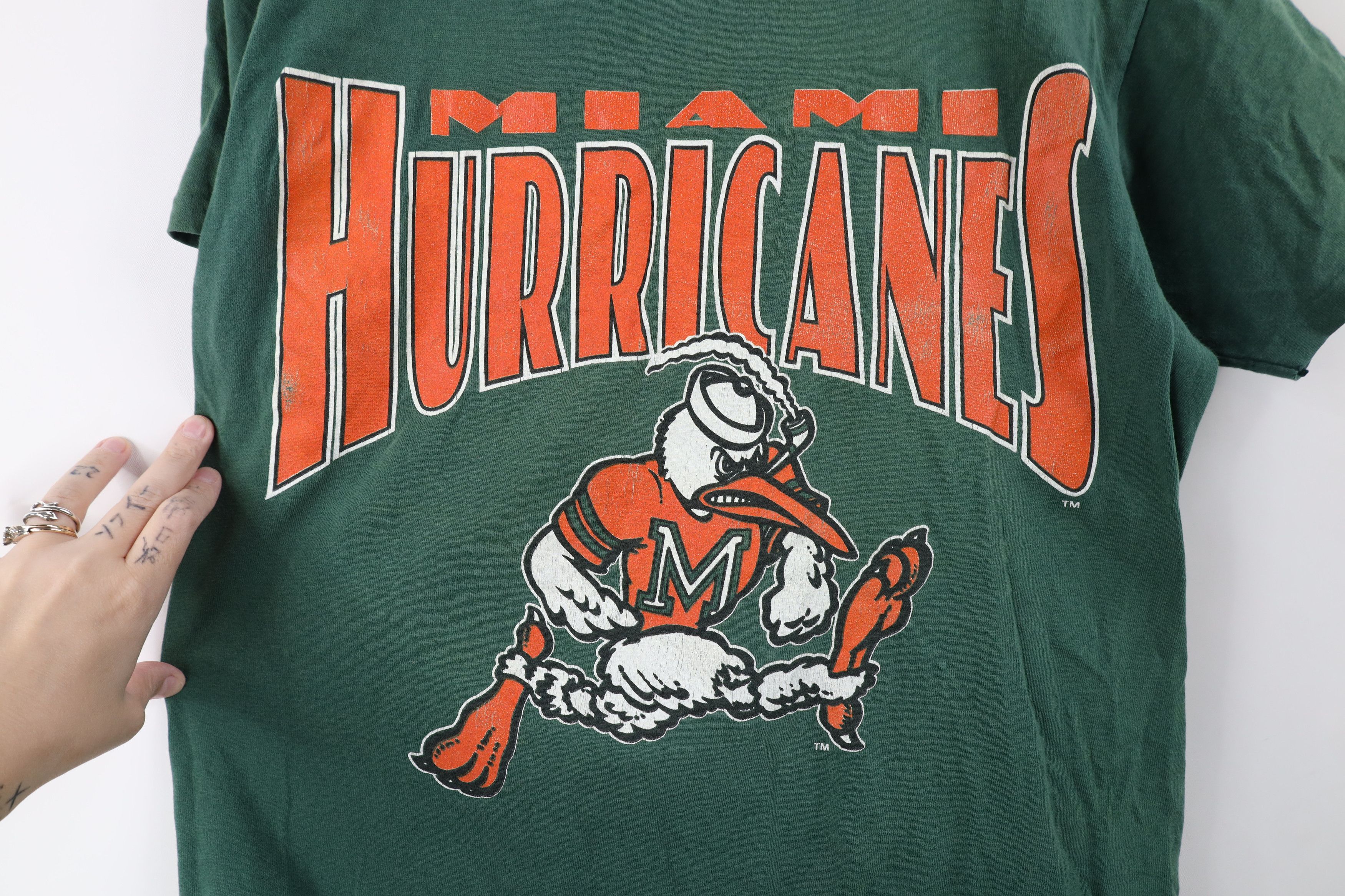 Vintage Vintage 90s Spell Out University of Miami T-Shirt Green USA Size US M / EU 48-50 / 2 - 4 Thumbnail